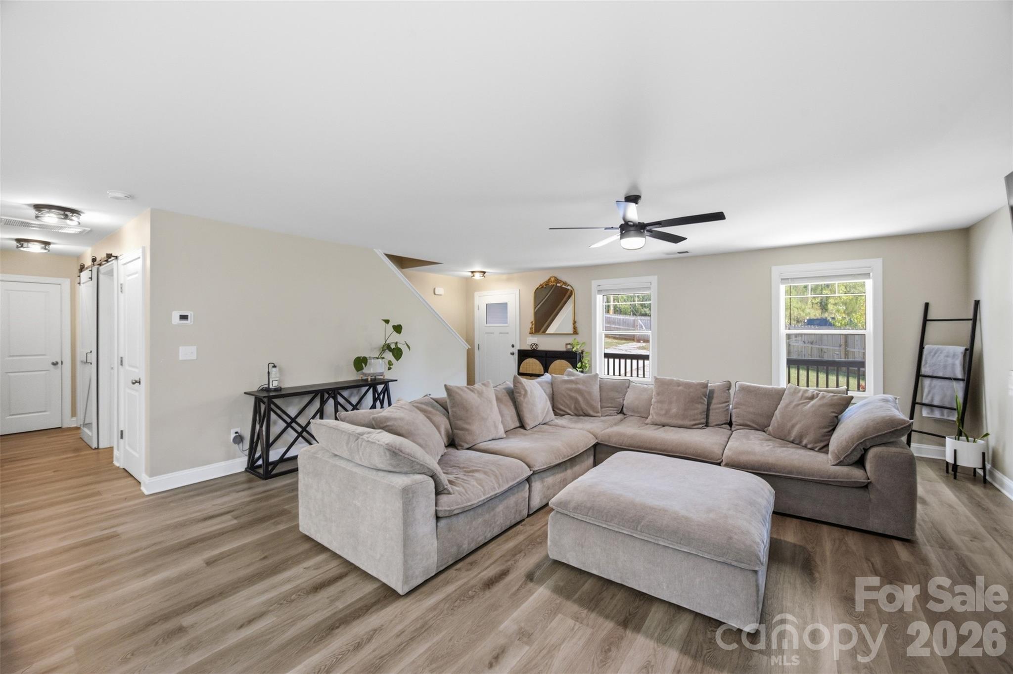 1382 W Rebound Road Property Photo 10