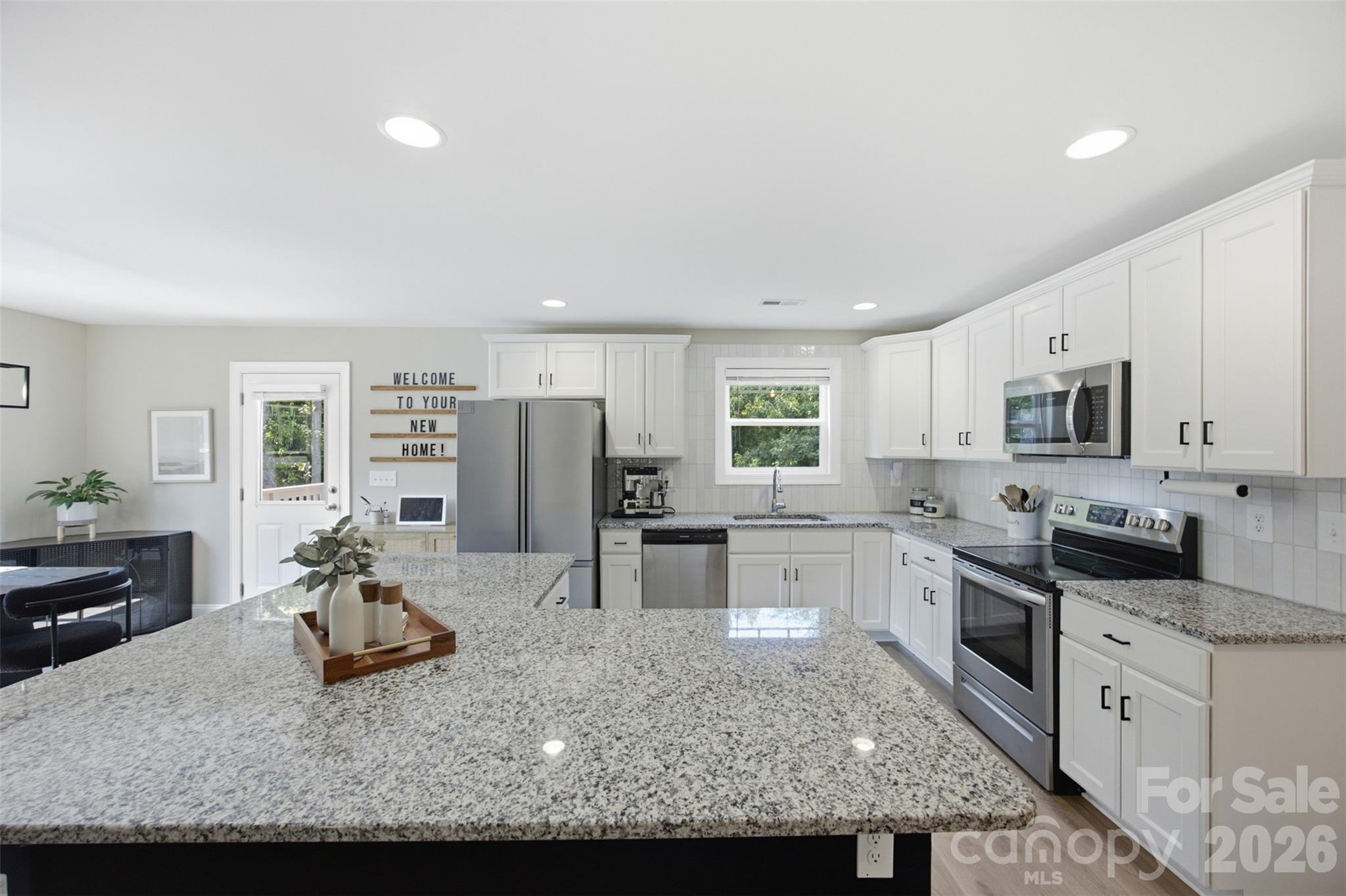 1382 W Rebound Road Property Photo 12
