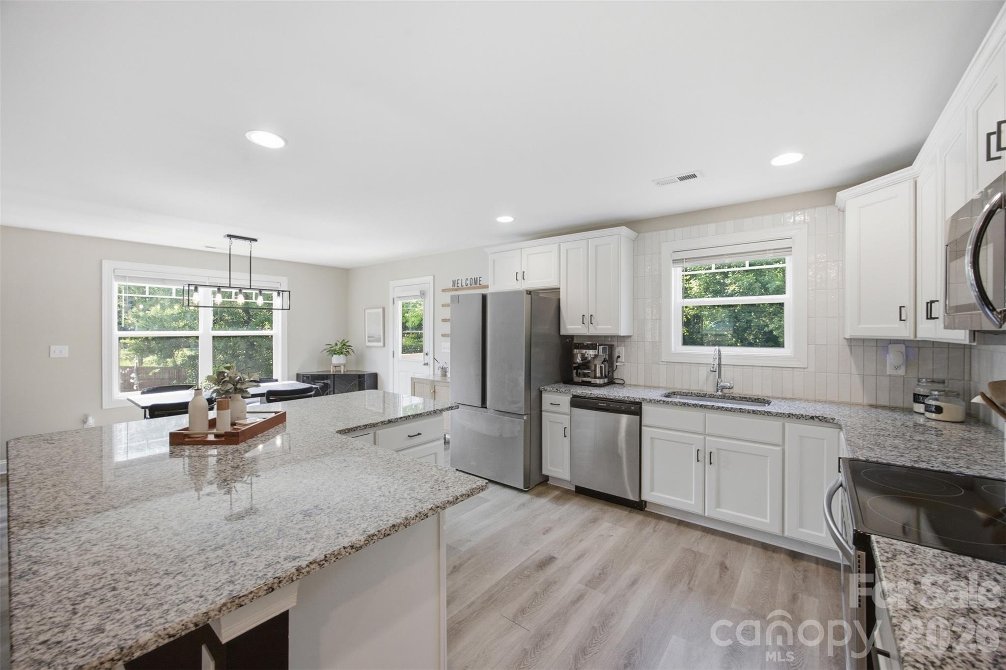 1382 W Rebound Road Property Photo 13