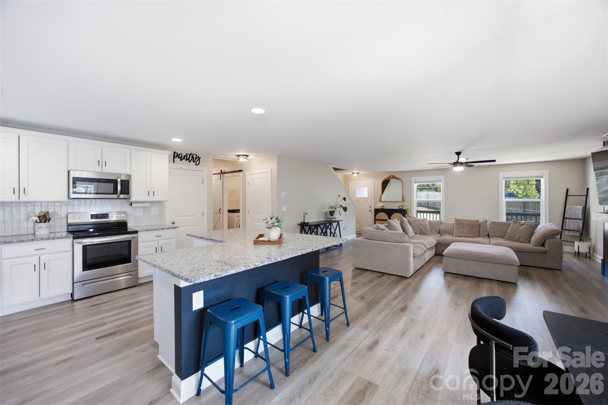 1382 W Rebound Road Property Photo 15