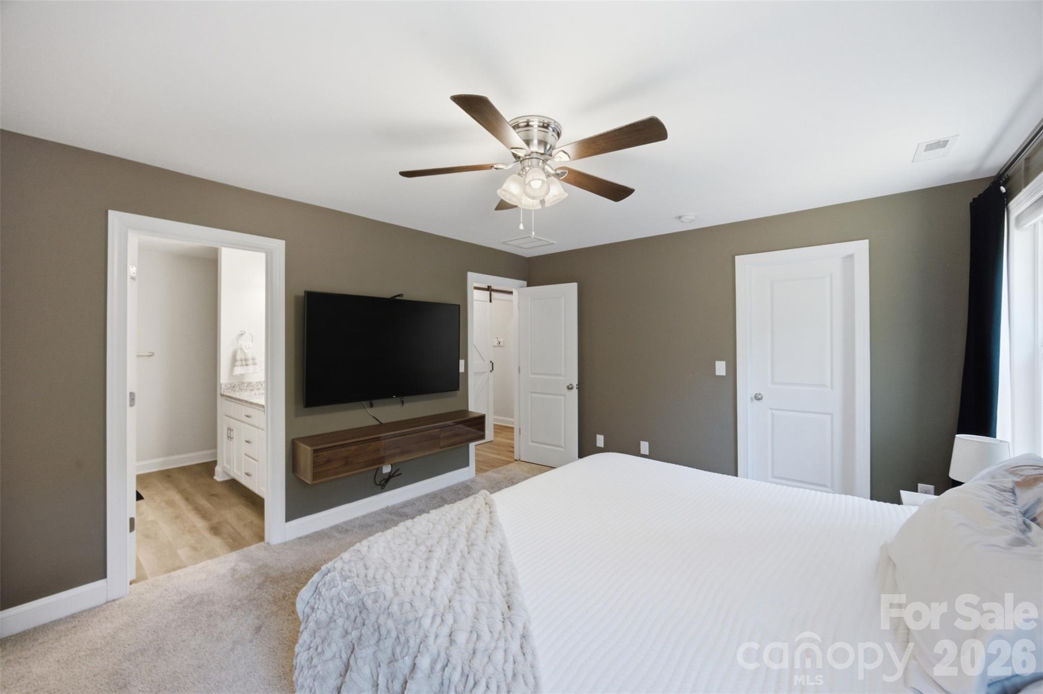 1382 W Rebound Road Property Photo 19