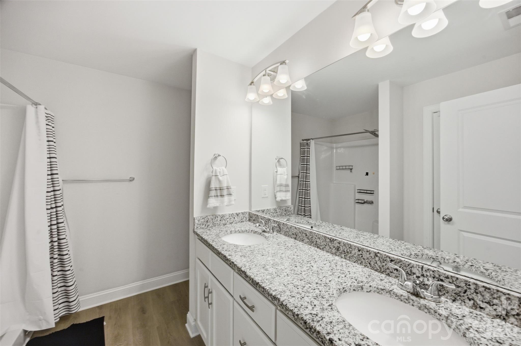 1382 W Rebound Road Property Photo 20