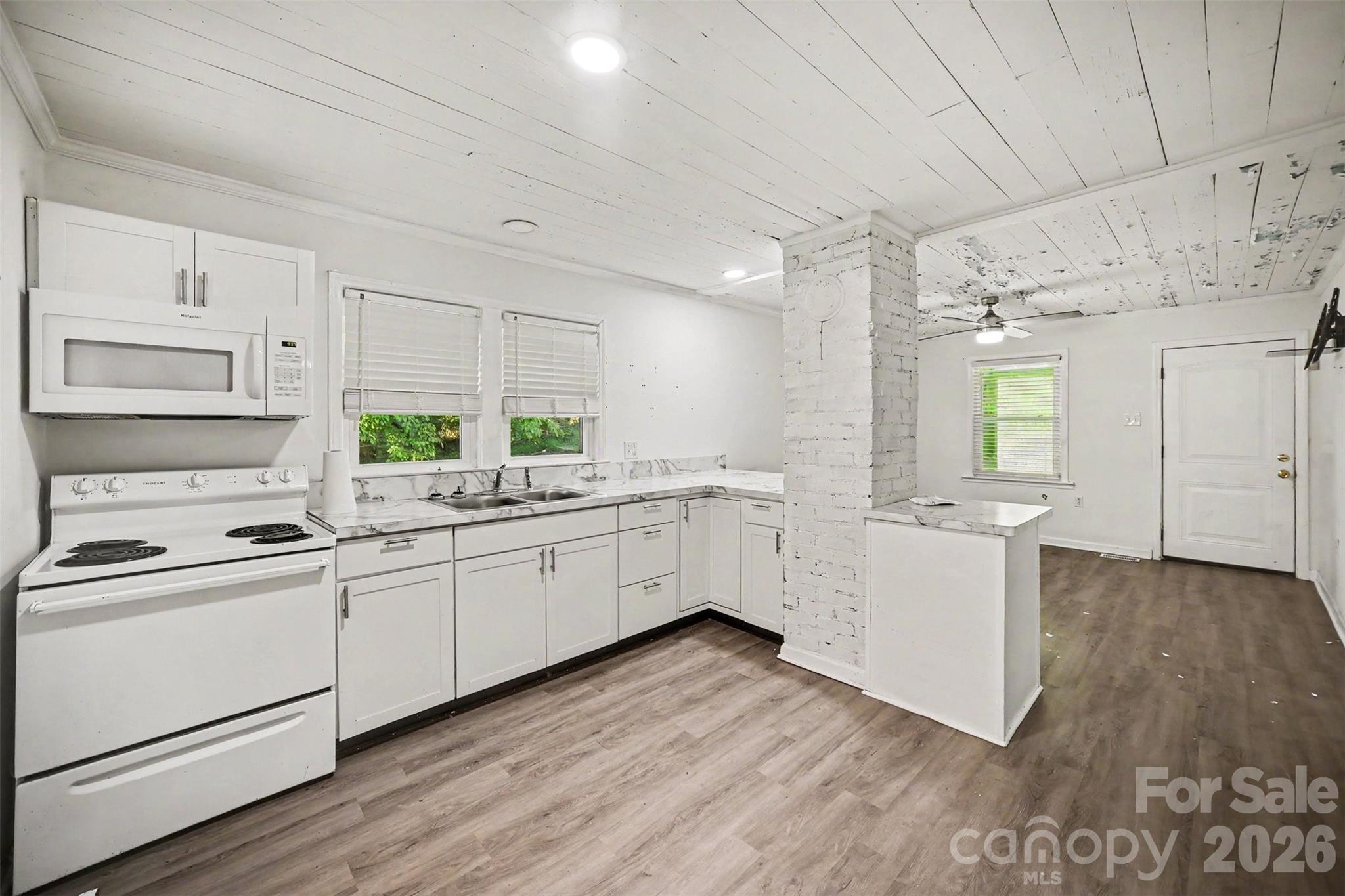 3069 Chinook Trail Property Photo 2