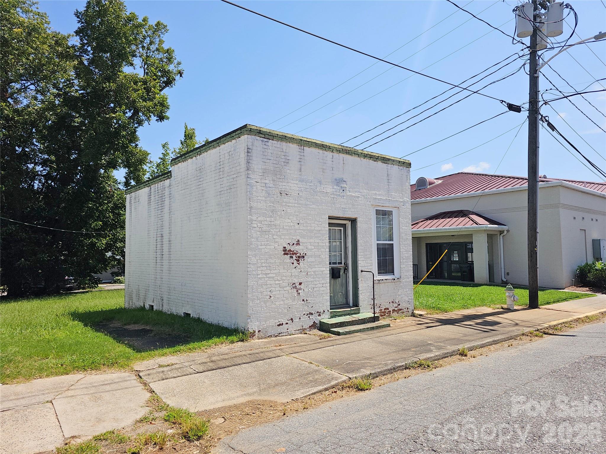 4 Roosevelt Street Property Photo 1