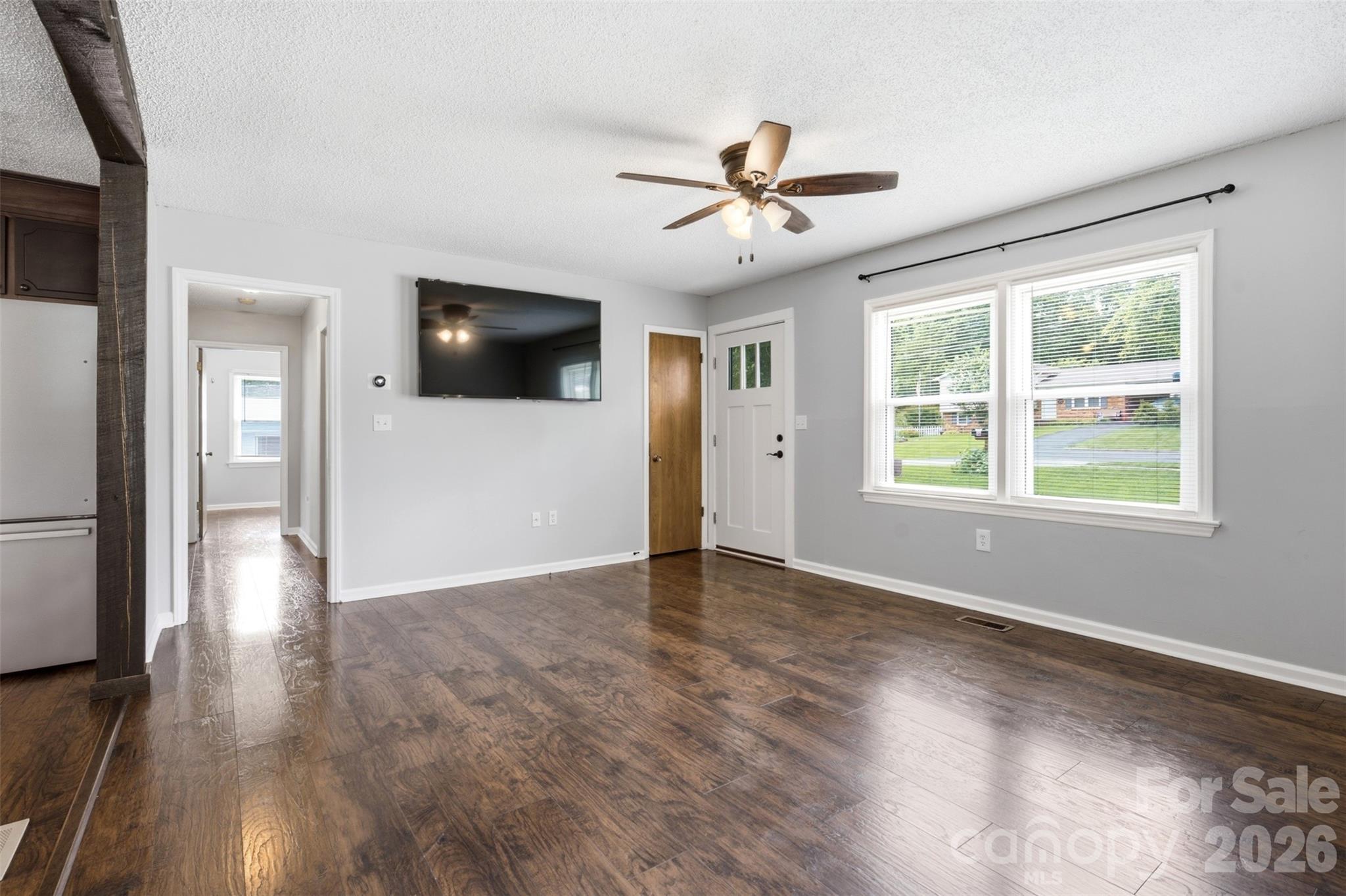 3776 Newhall Drive Property Photo 3
