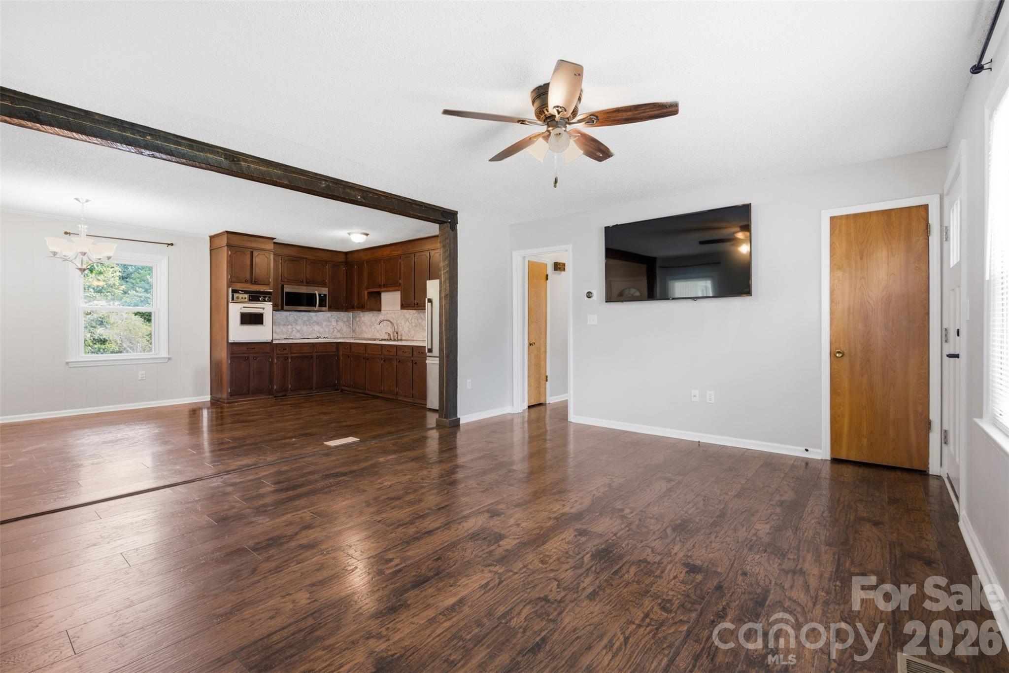 3776 Newhall Drive Property Photo 4