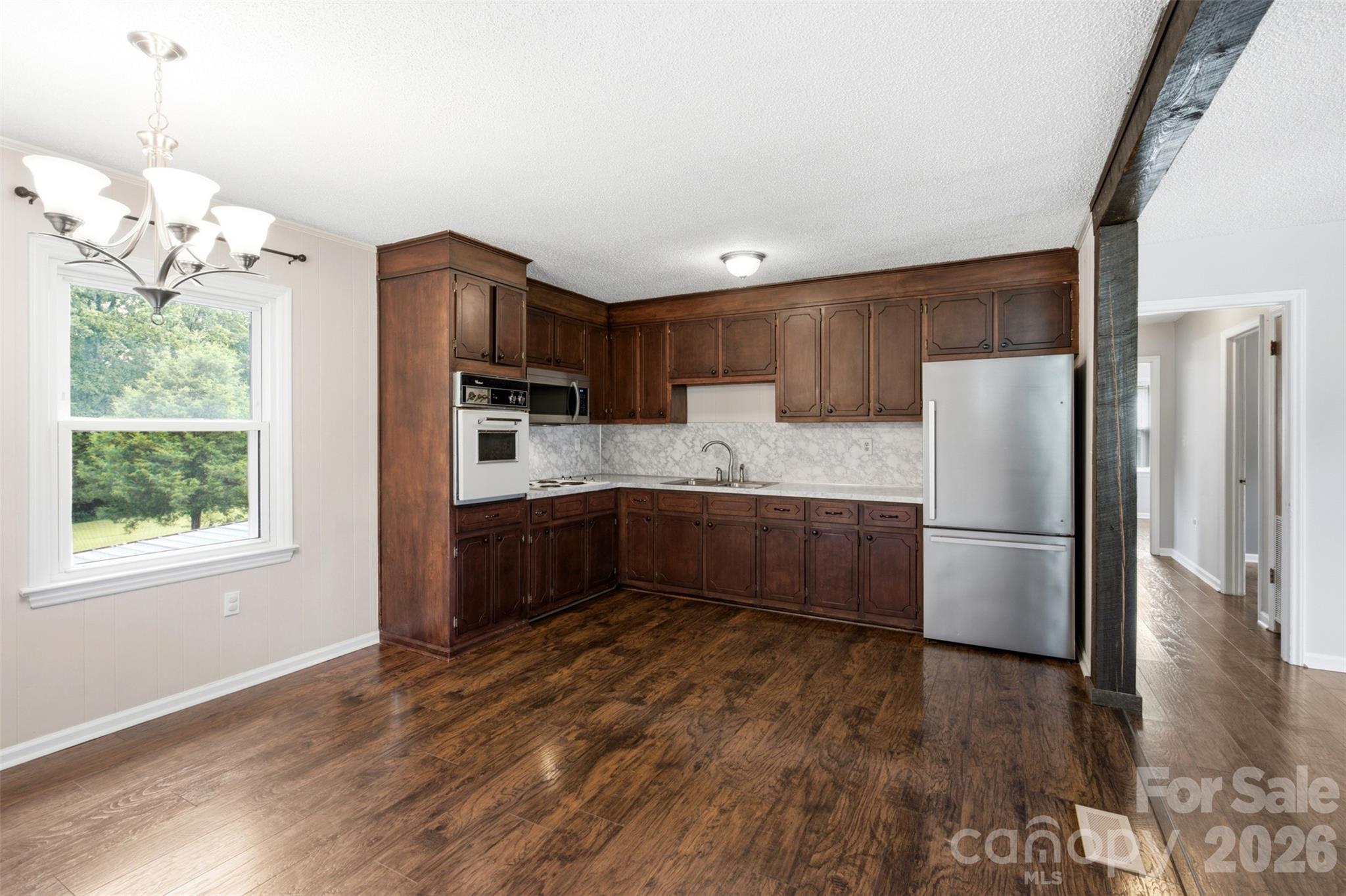 3776 Newhall Drive Property Photo 5