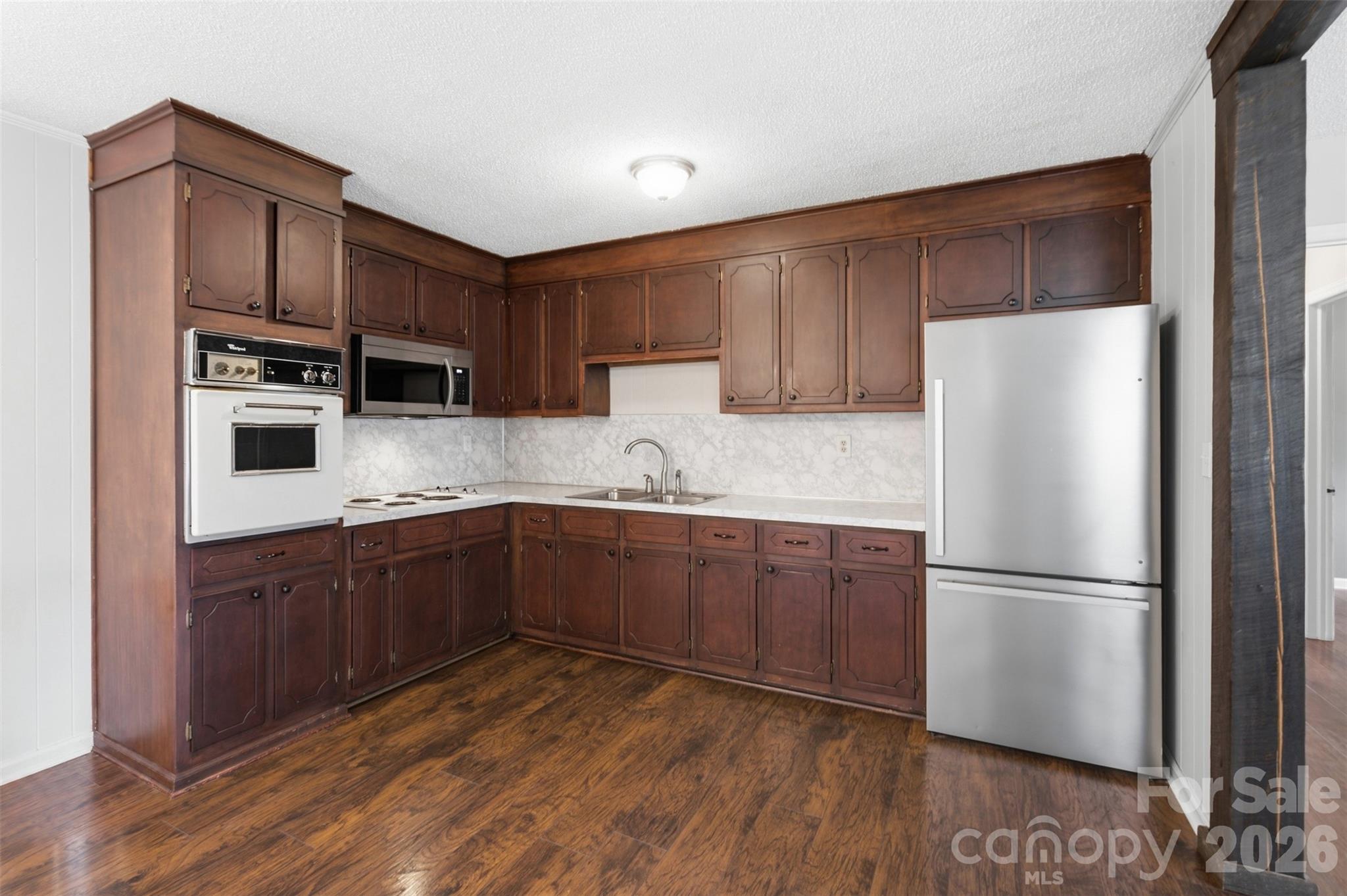 3776 Newhall Drive Property Photo 6