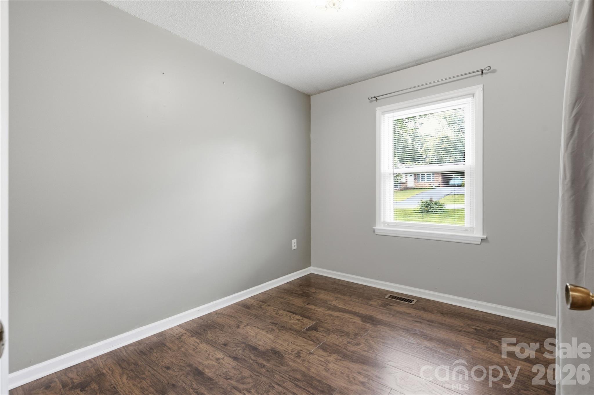 3776 Newhall Drive Property Photo 10