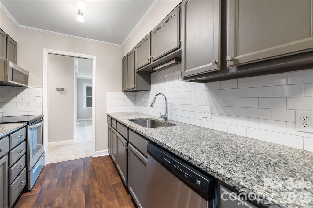 1784 Ebenezer Road D Property Photo 3