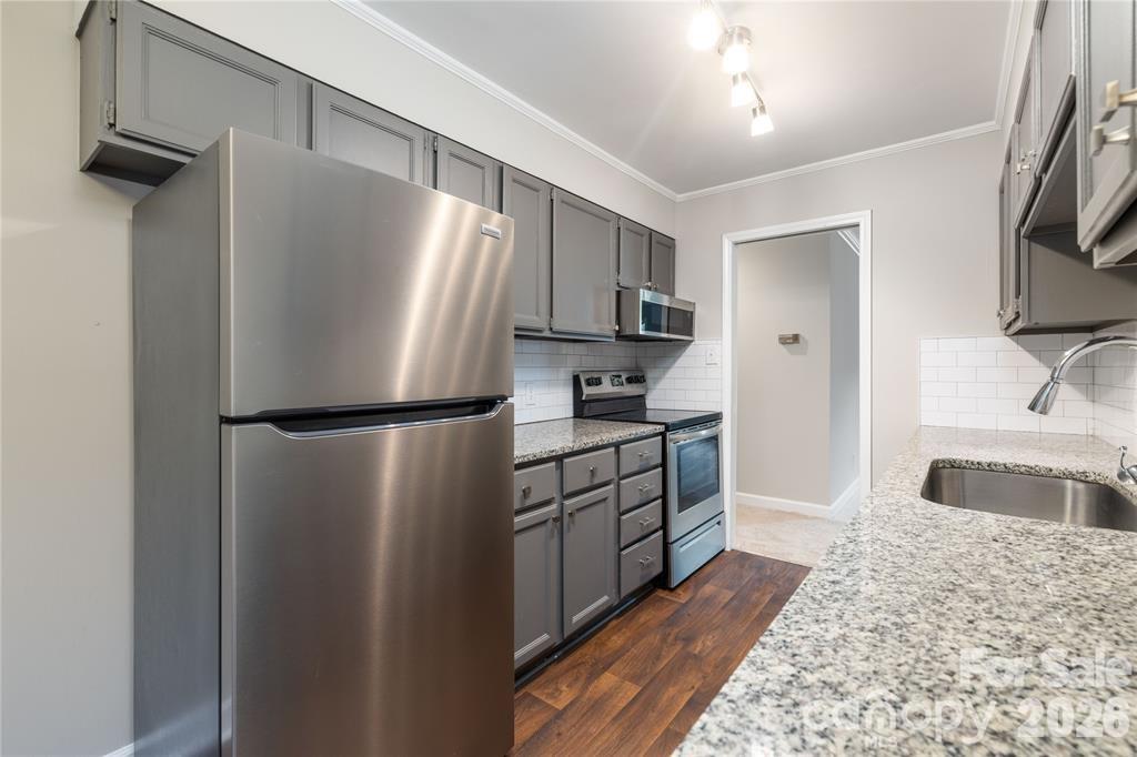 1784 Ebenezer Road D Property Photo 4