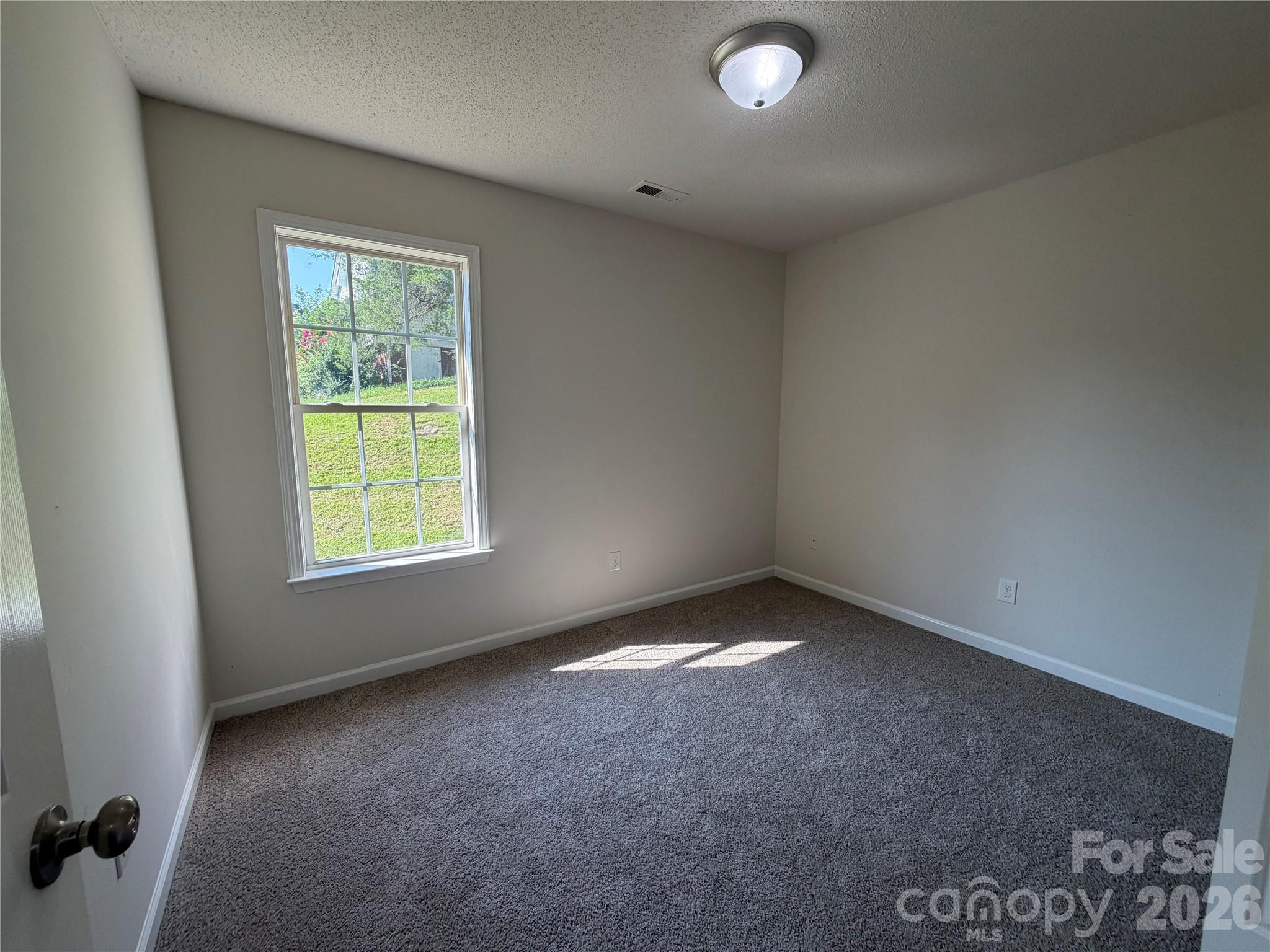 1667 Oakview Way Property Photo 8