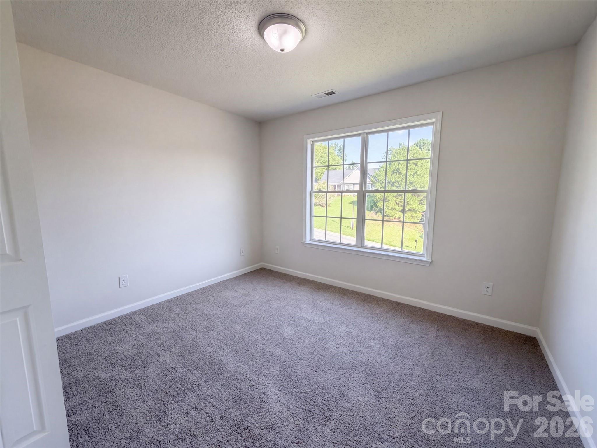 1667 Oakview Way Property Photo 9