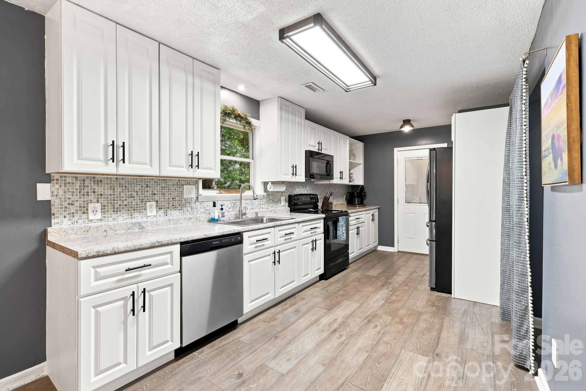 24 Oakwood Road Property Photo 3