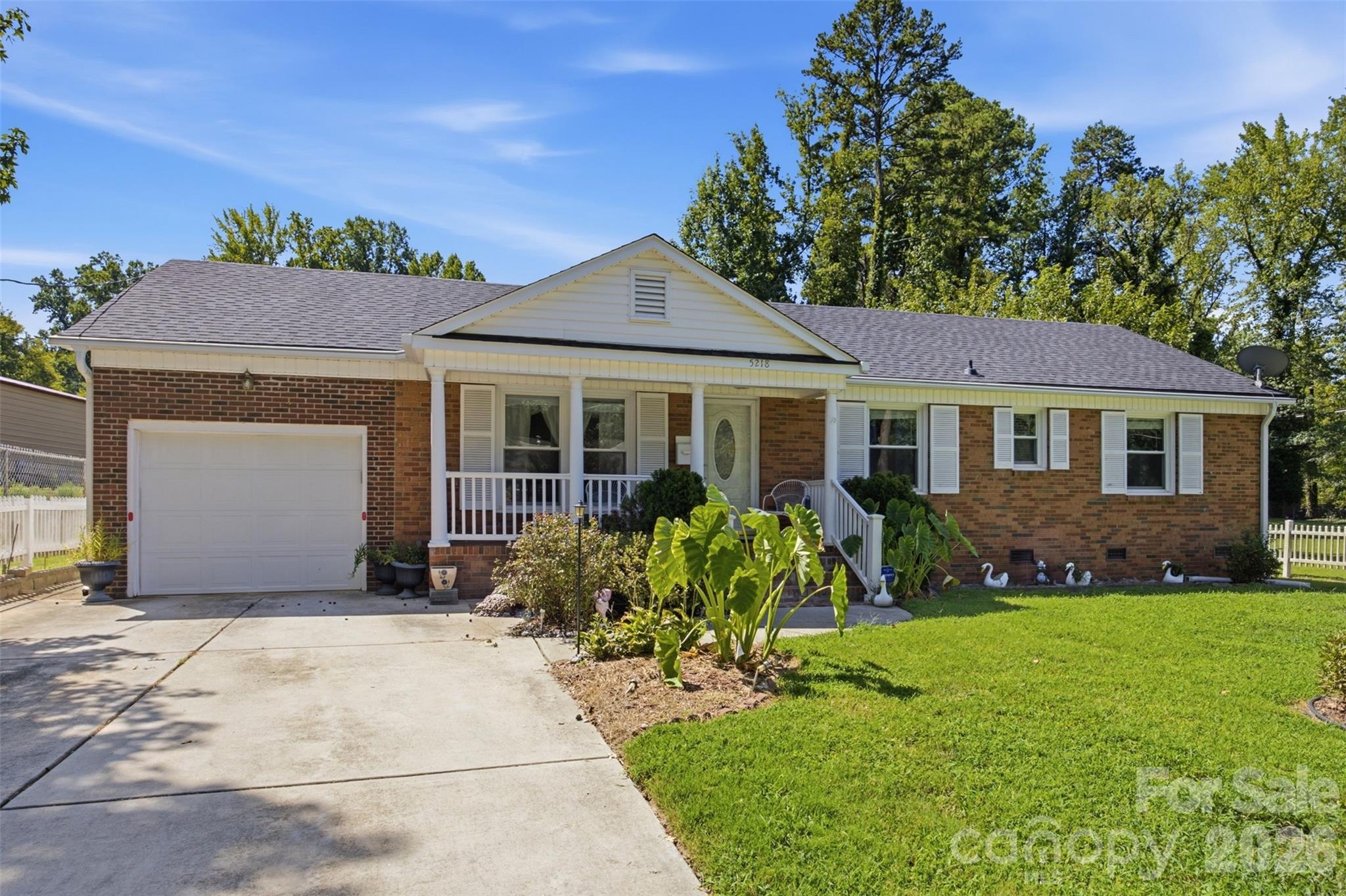 5218 Dolphin Lane Property Photo 6