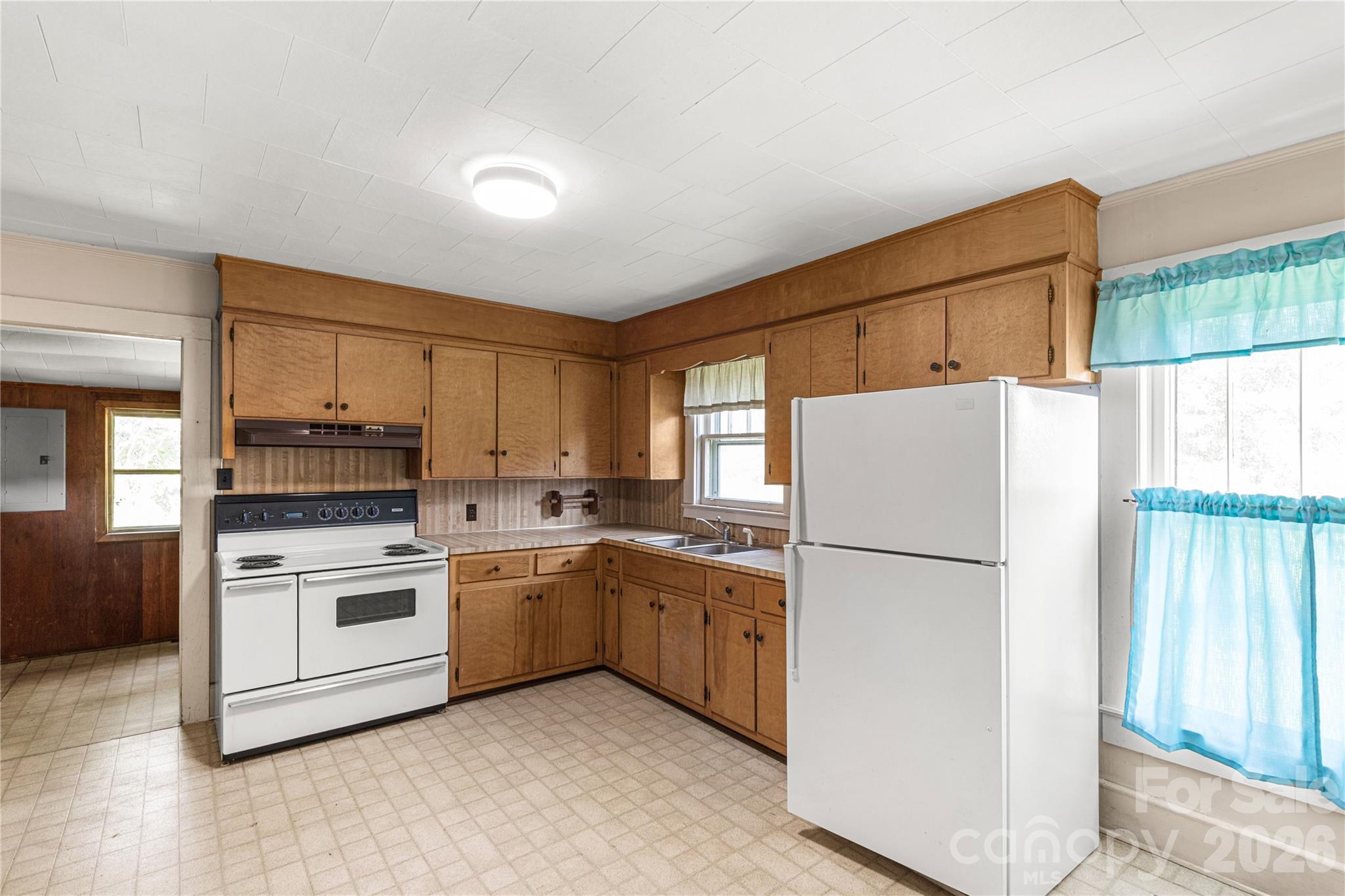 1670 Lynwood Drive Property Photo 12