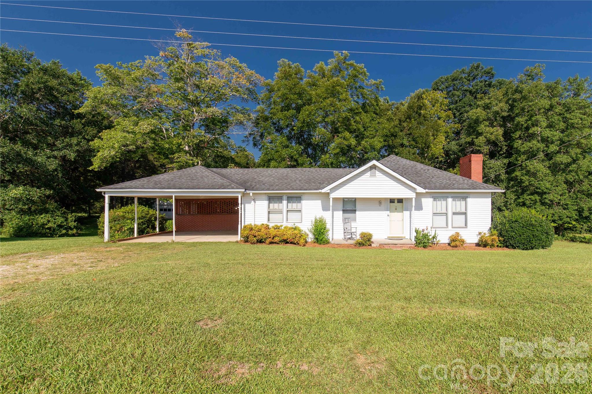 1670 Lynwood Drive Property Photo 5