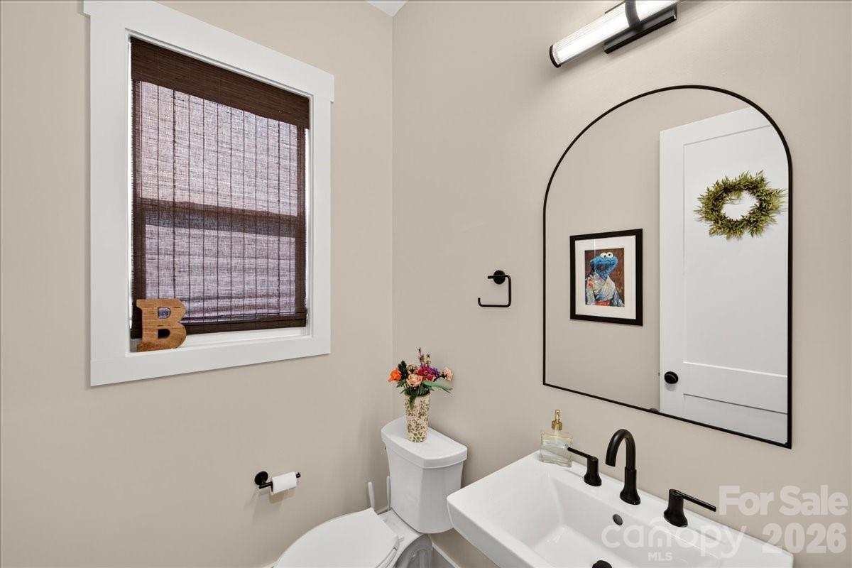 816 State Street Property Photo 10