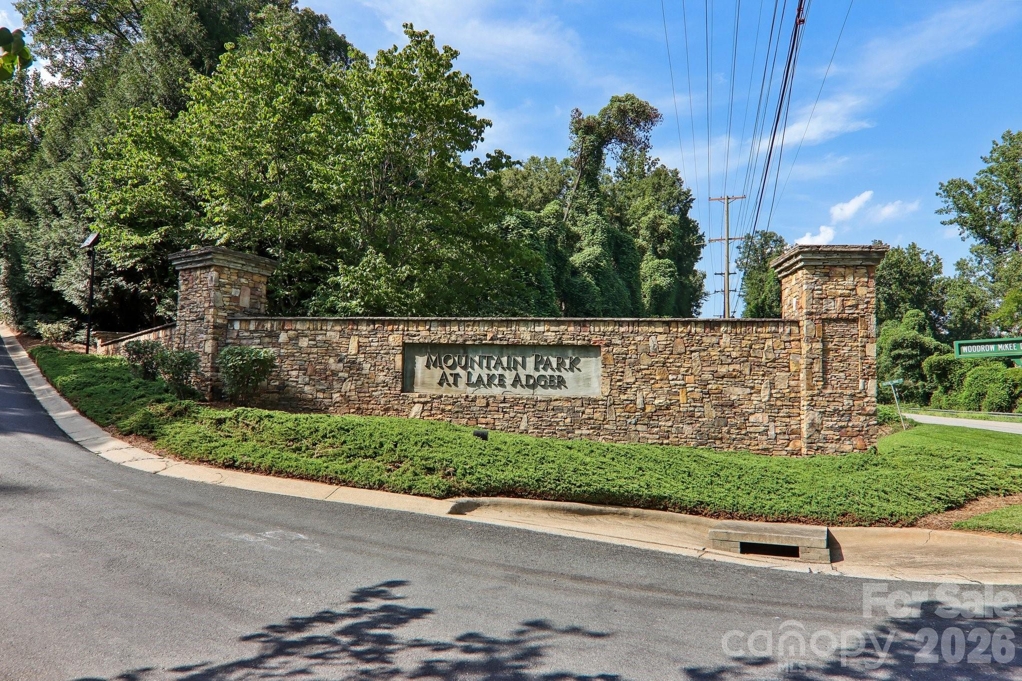 35 Mountain Parkway Property Photo 1