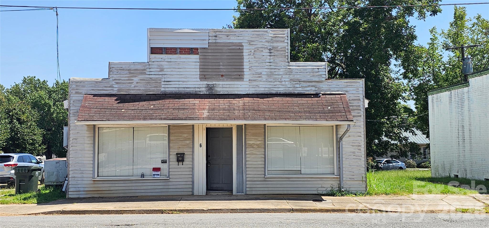 6 Roosevelt Street Property Photo 3