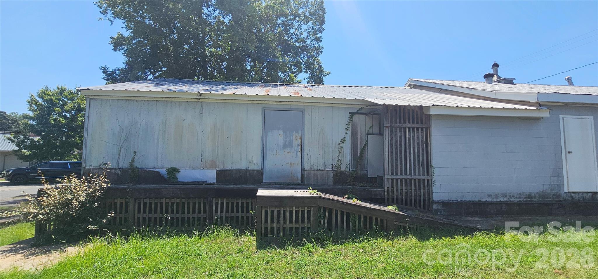6 Roosevelt Street Property Photo 13