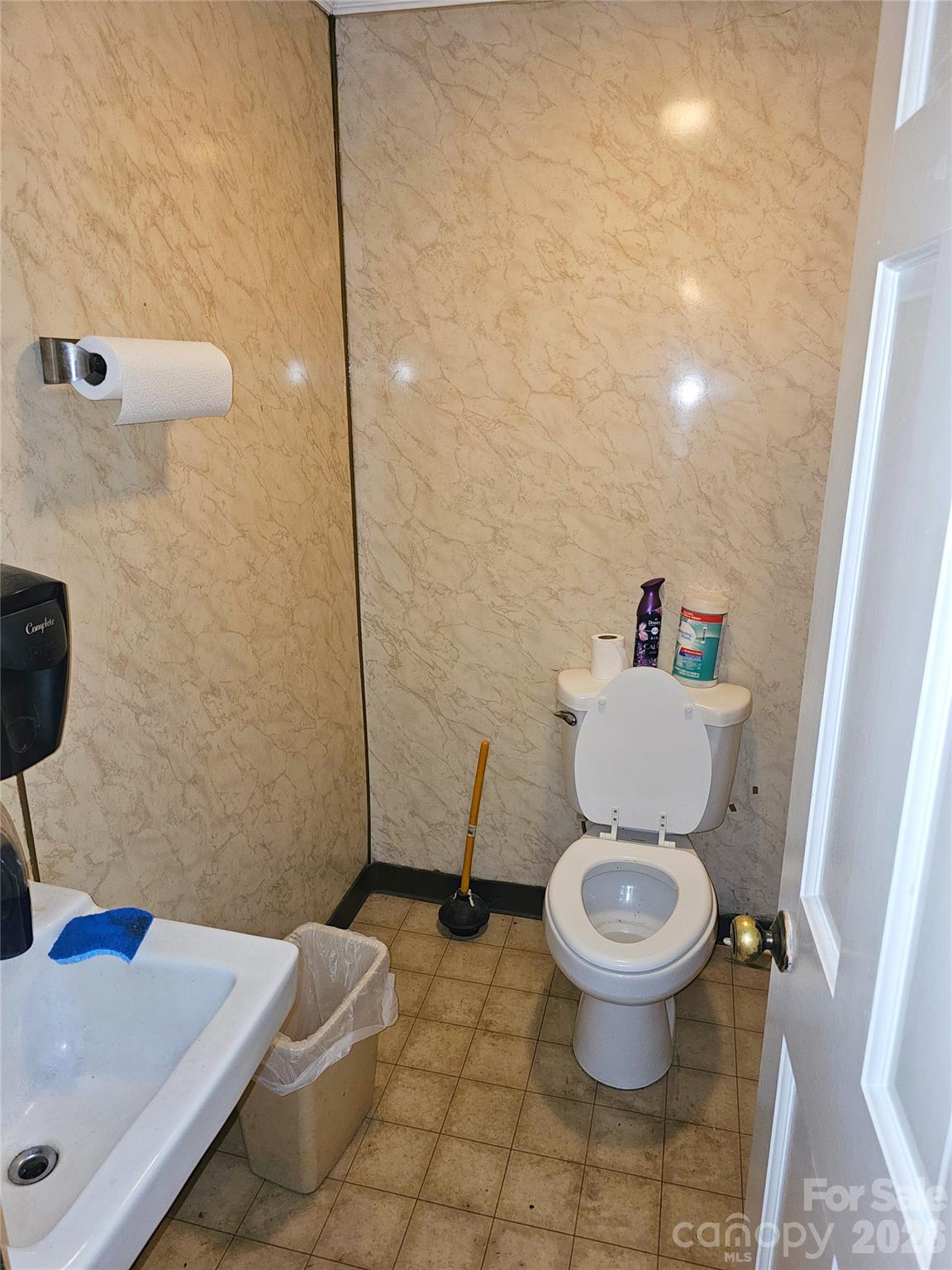 6 Roosevelt Street Property Photo 24