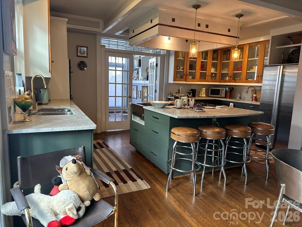 404 W 8th Street Property Photo 23