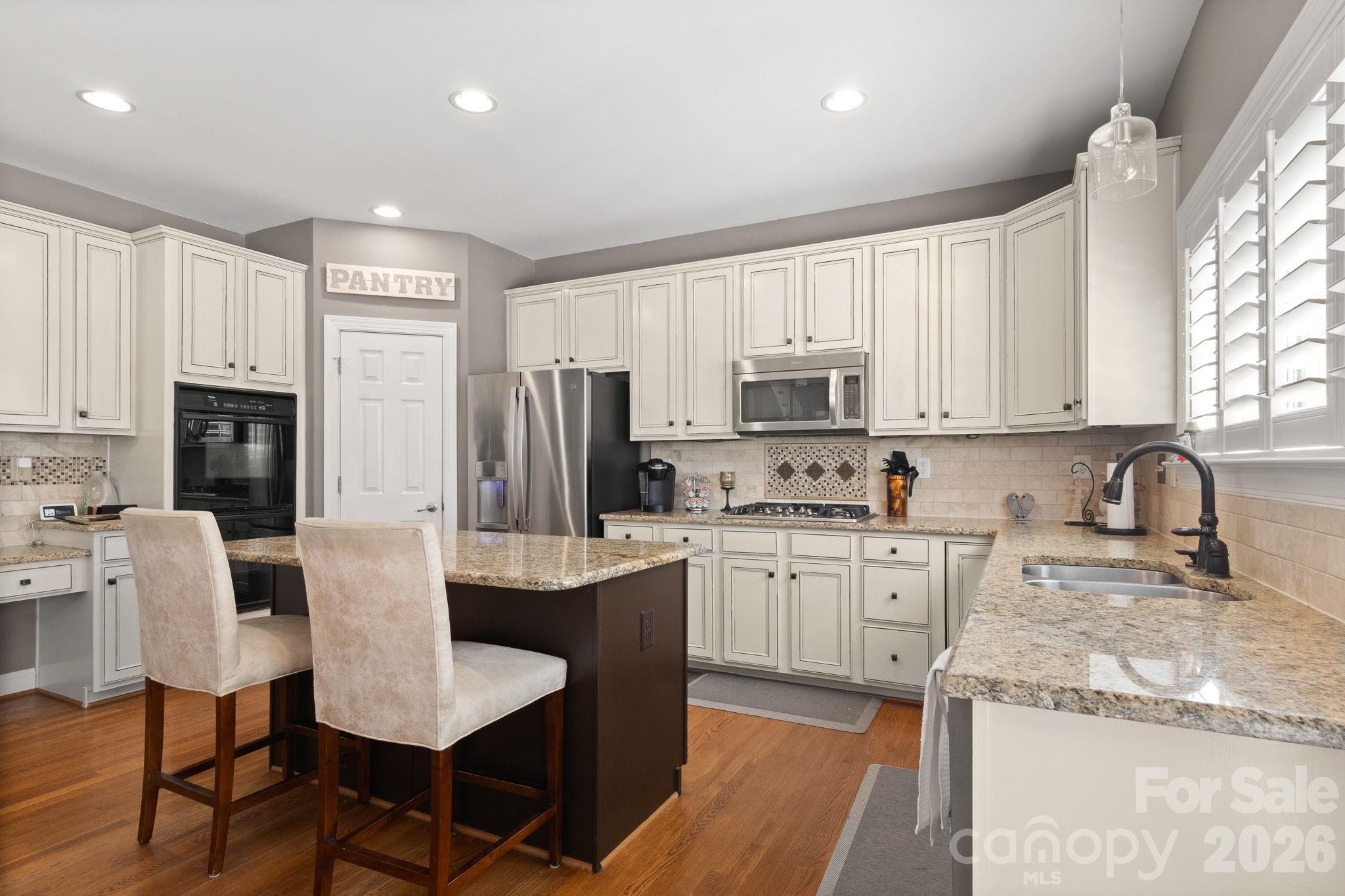 4431 Sunset Rose Drive Property Photo 12