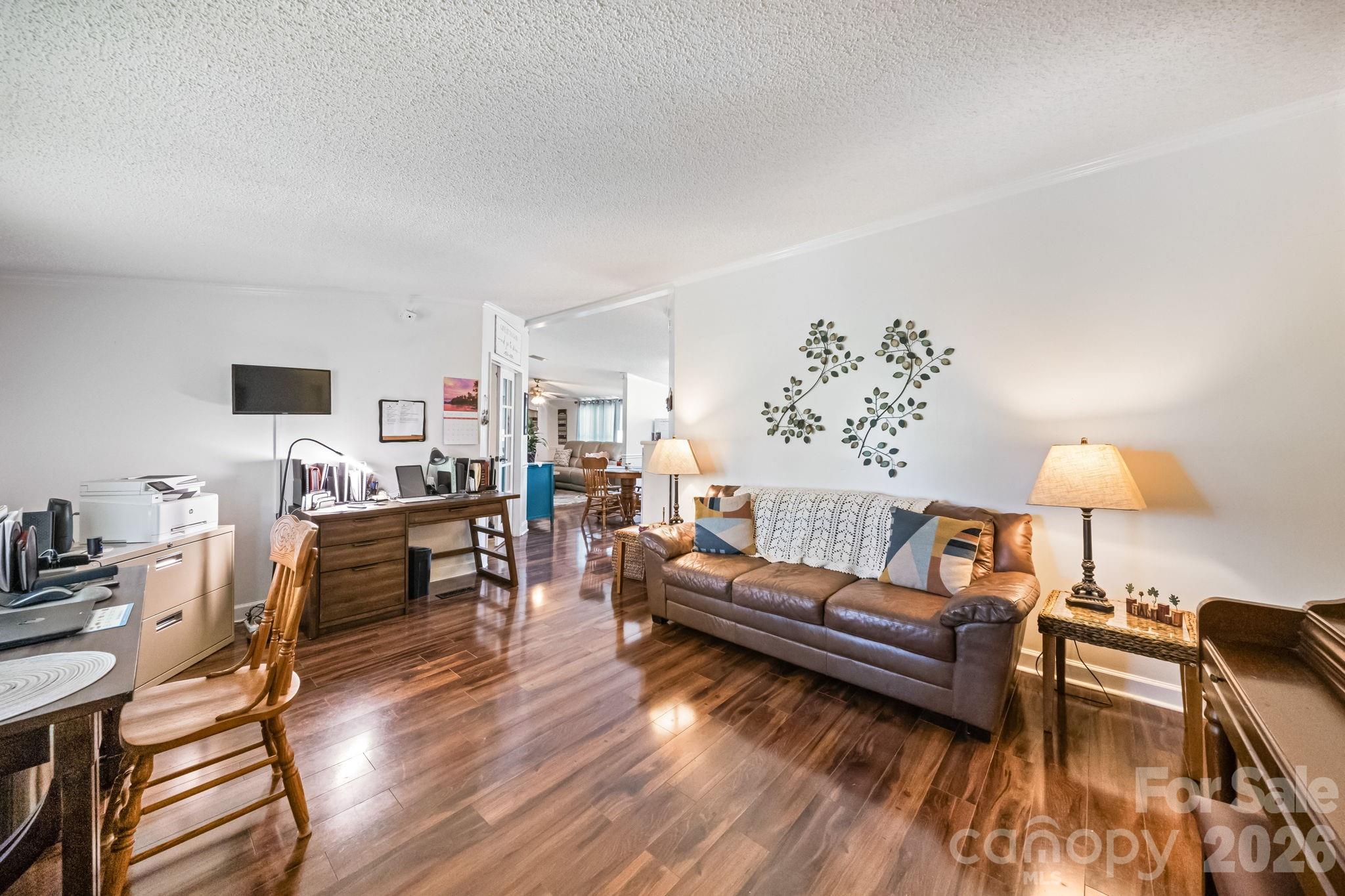 135 Willow Leaf Court Property Photo 4