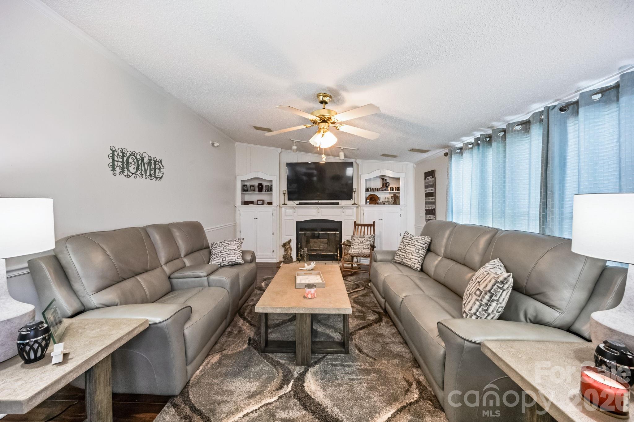 135 Willow Leaf Court Property Photo 7