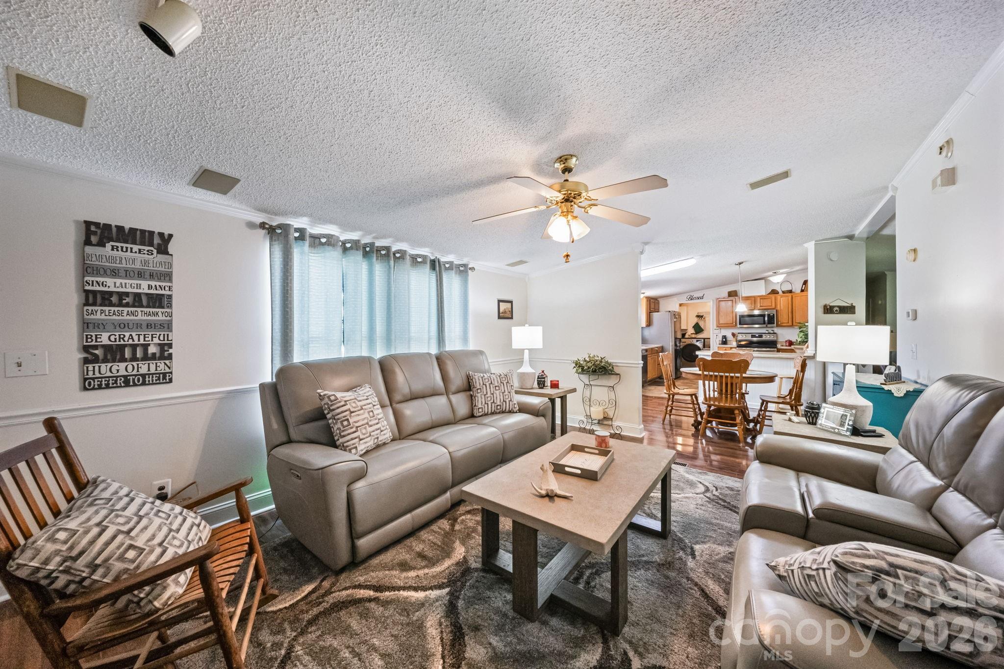 135 Willow Leaf Court Property Photo 8