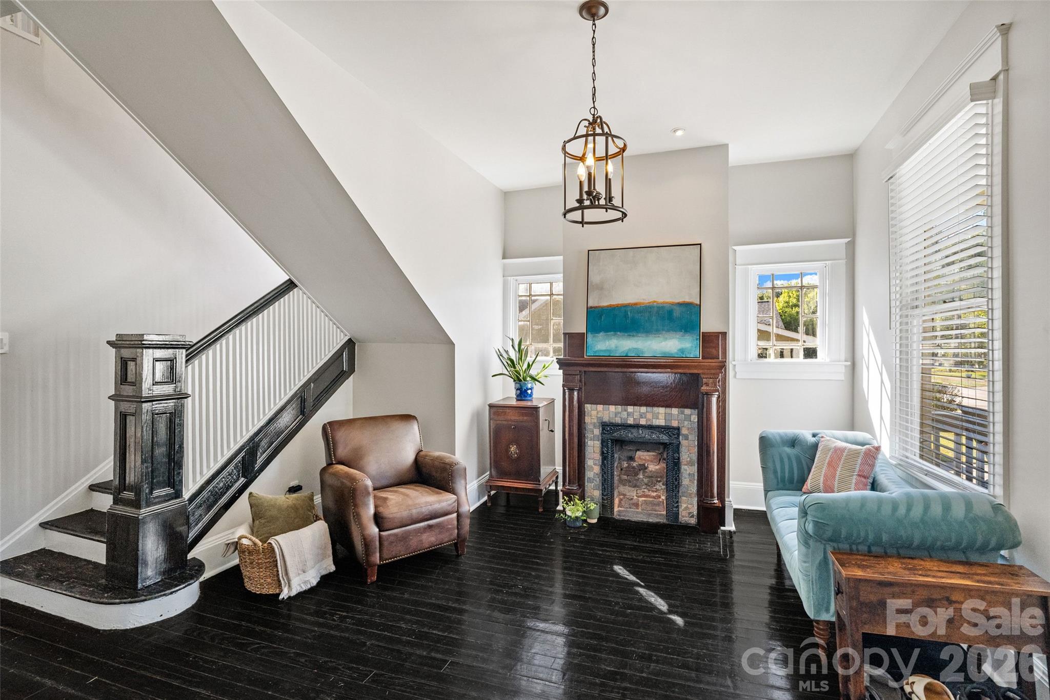 233 Marion Street Property Photo 4