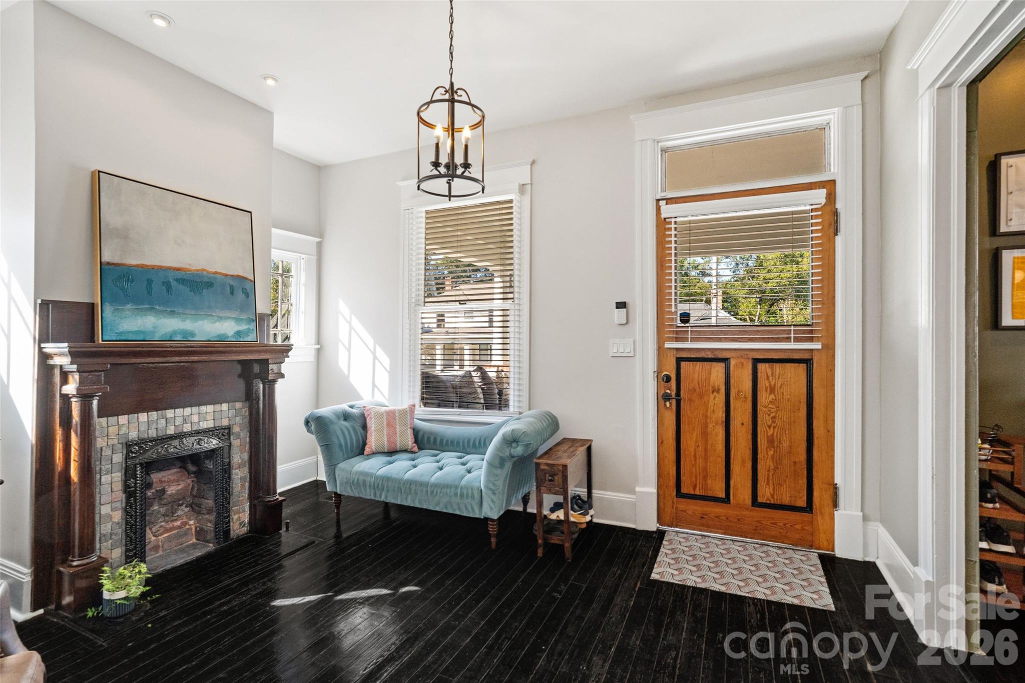 233 Marion Street Property Photo 5