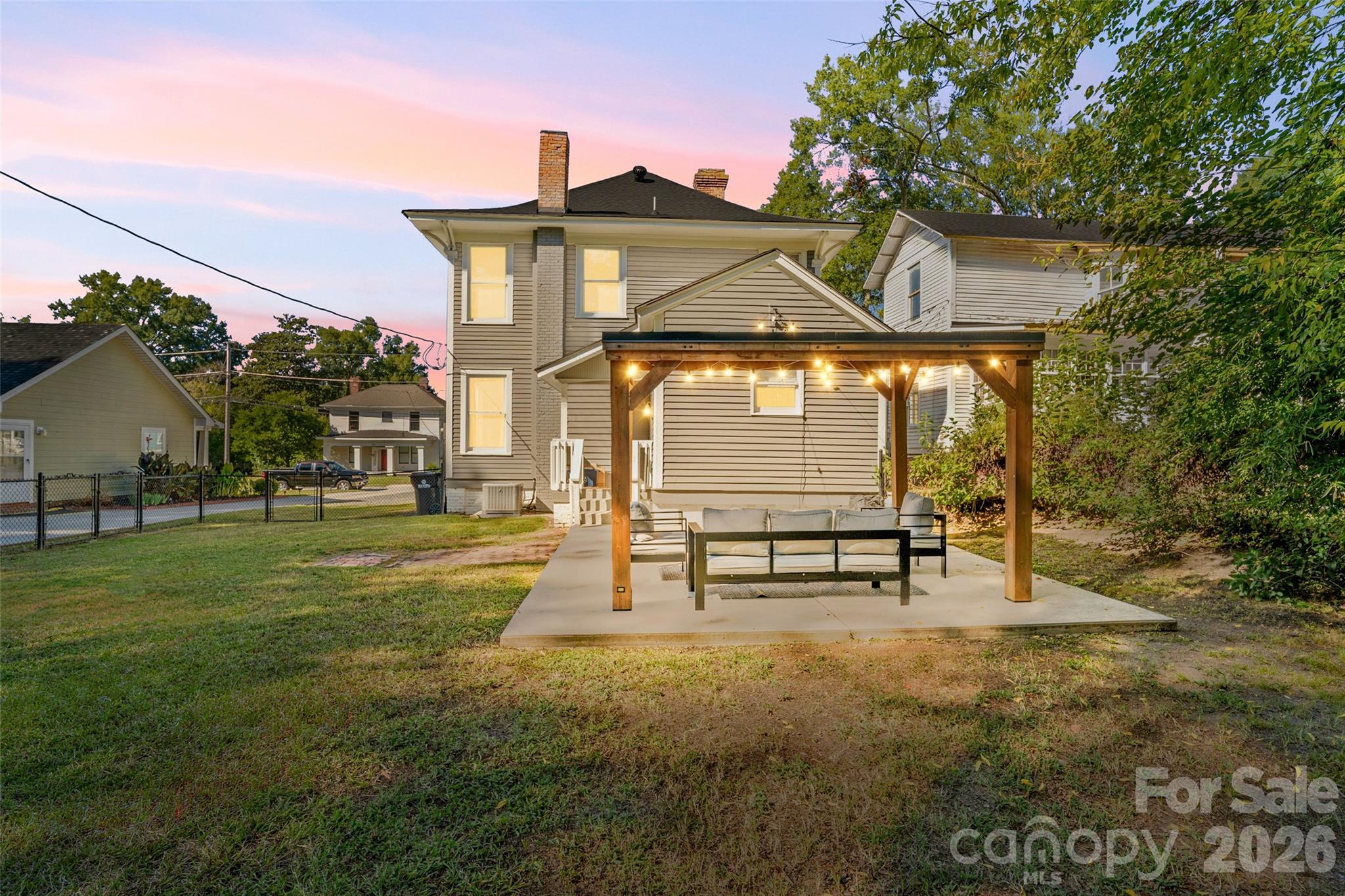 233 Marion Street Property Photo 40