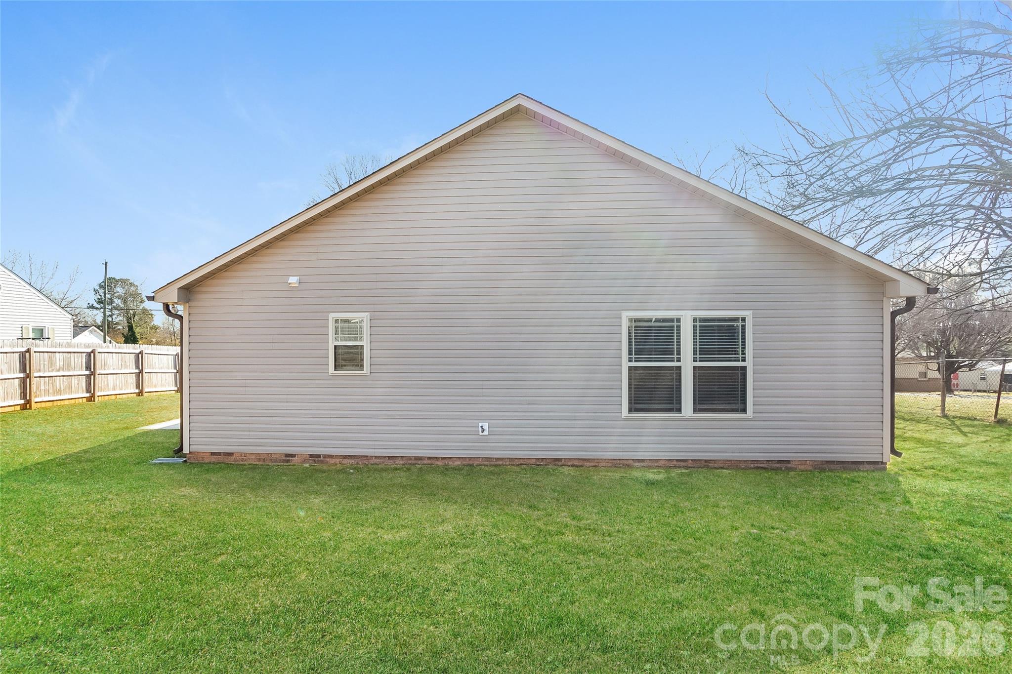 313 E 24th Street Property Photo 14