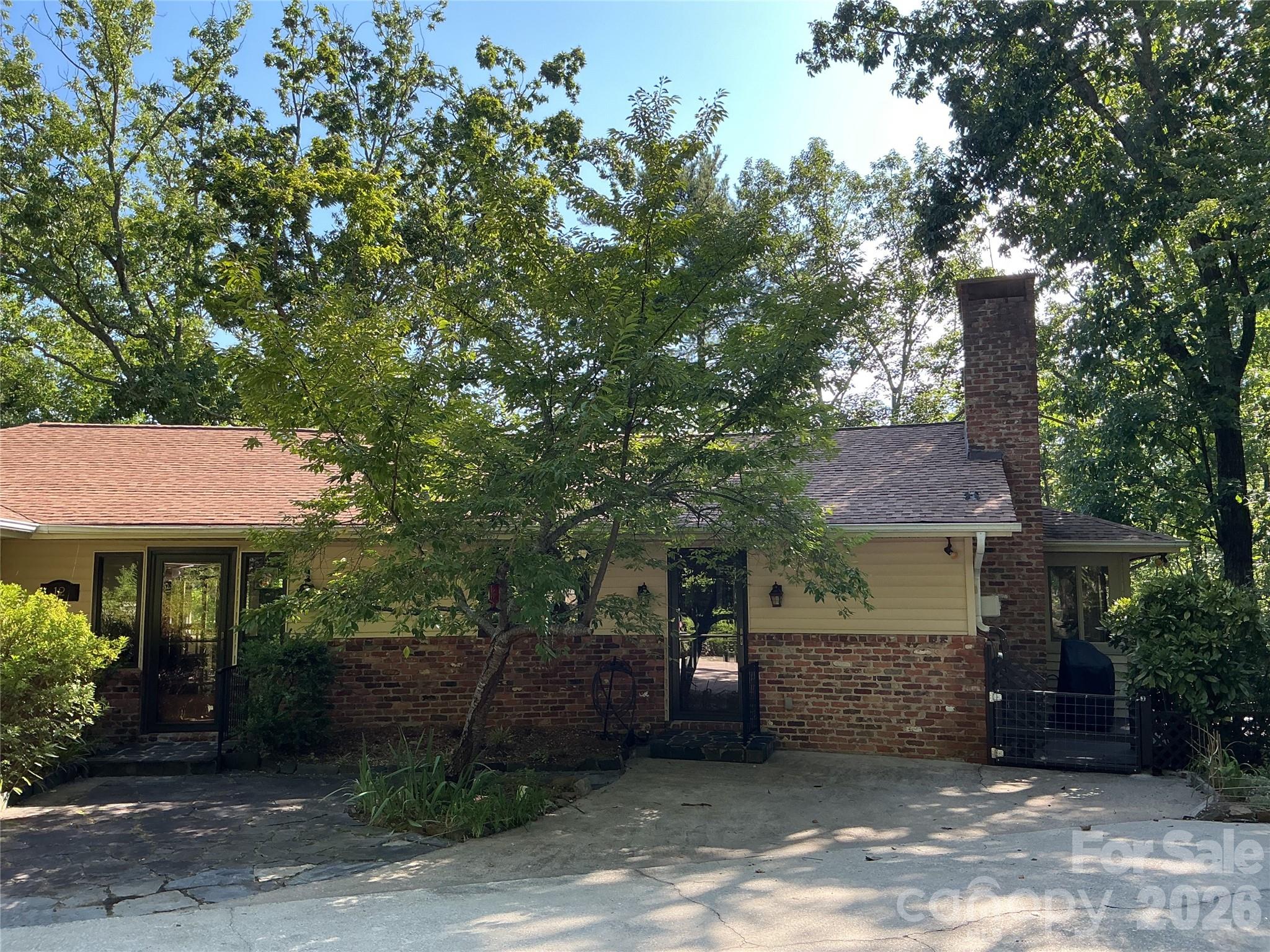 12 E Park Drive Property Photo 2
