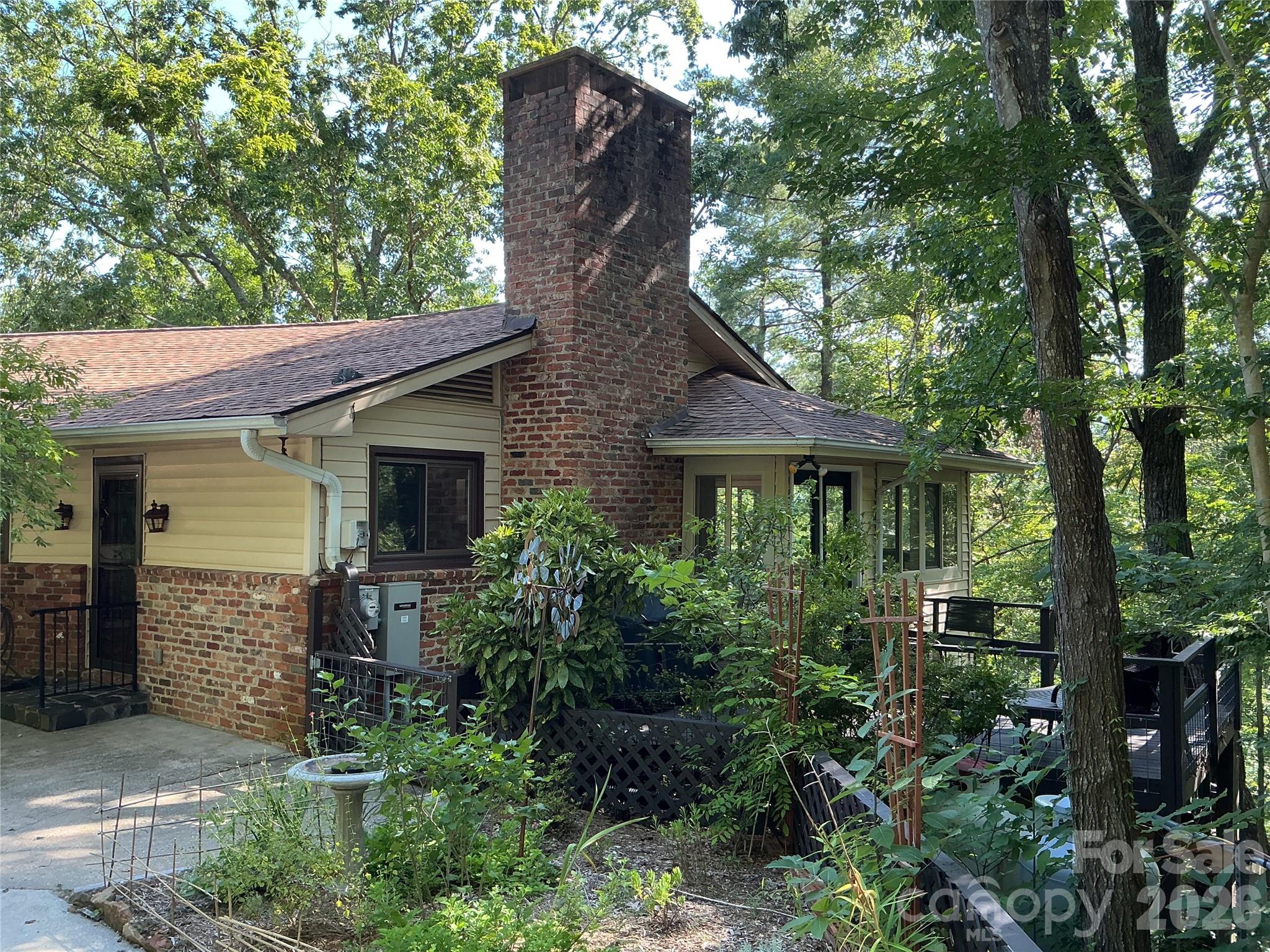 12 E Park Drive Property Photo 3