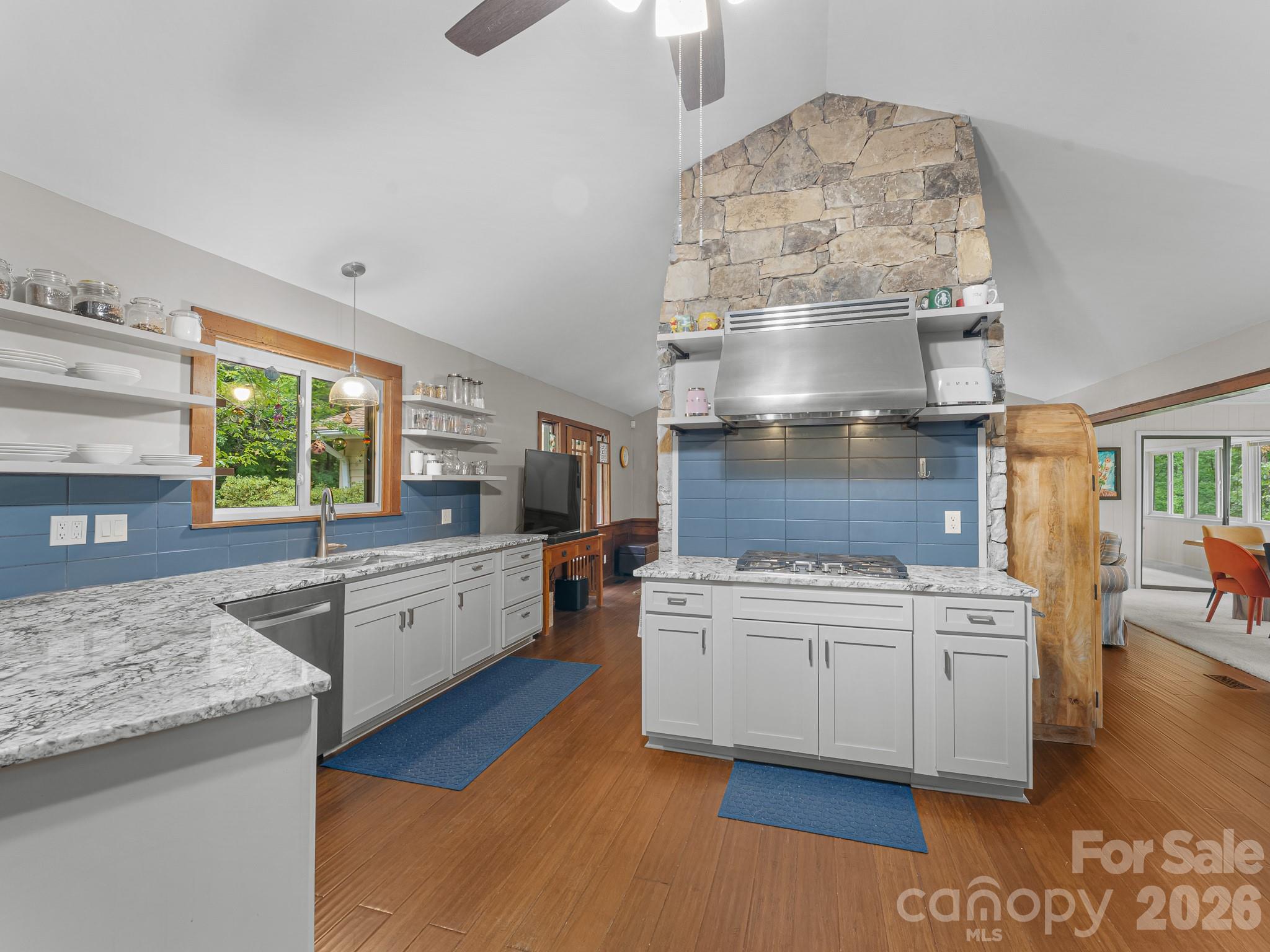 12 E Park Drive Property Photo 12