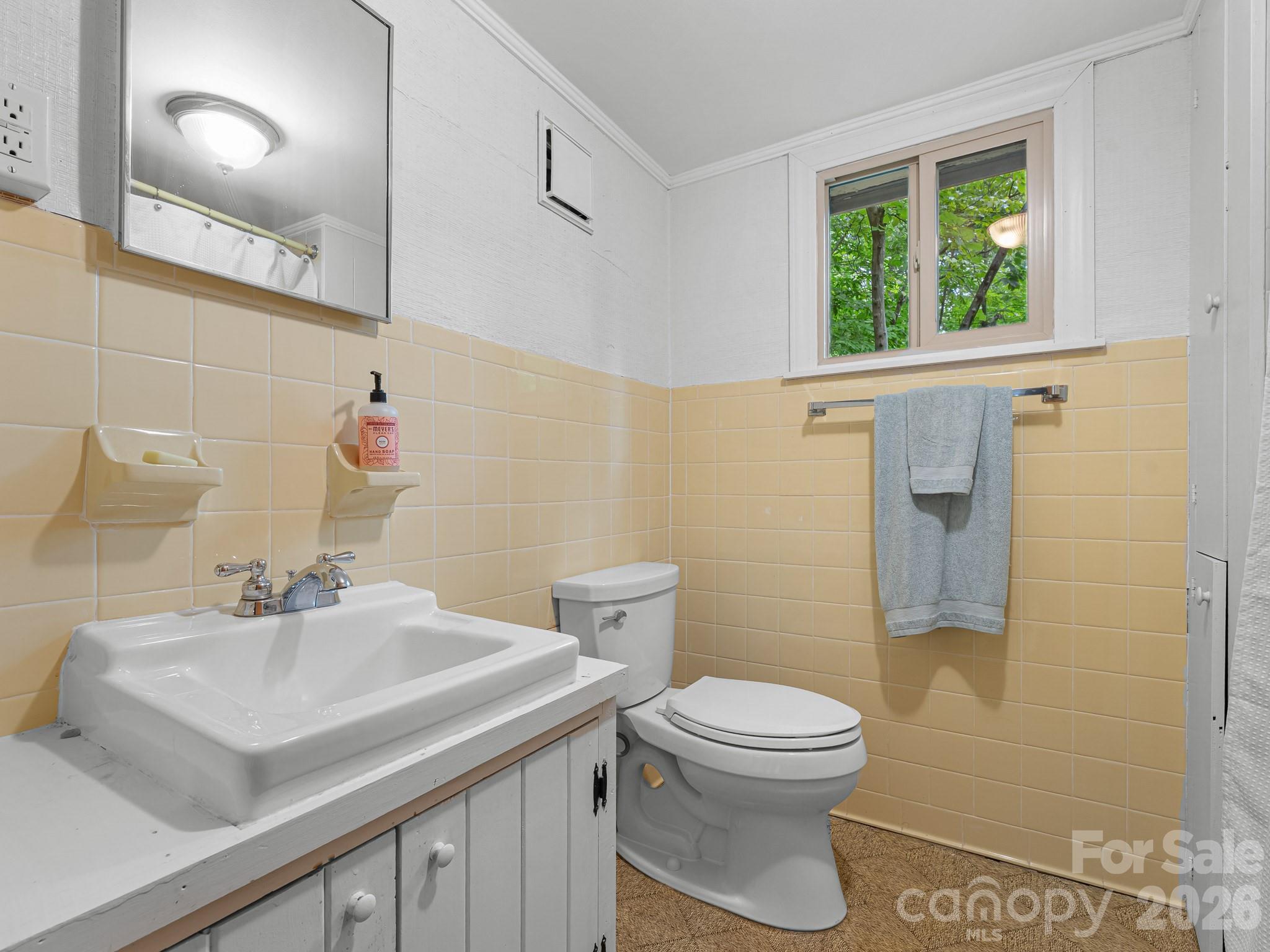 12 E Park Drive Property Photo 39