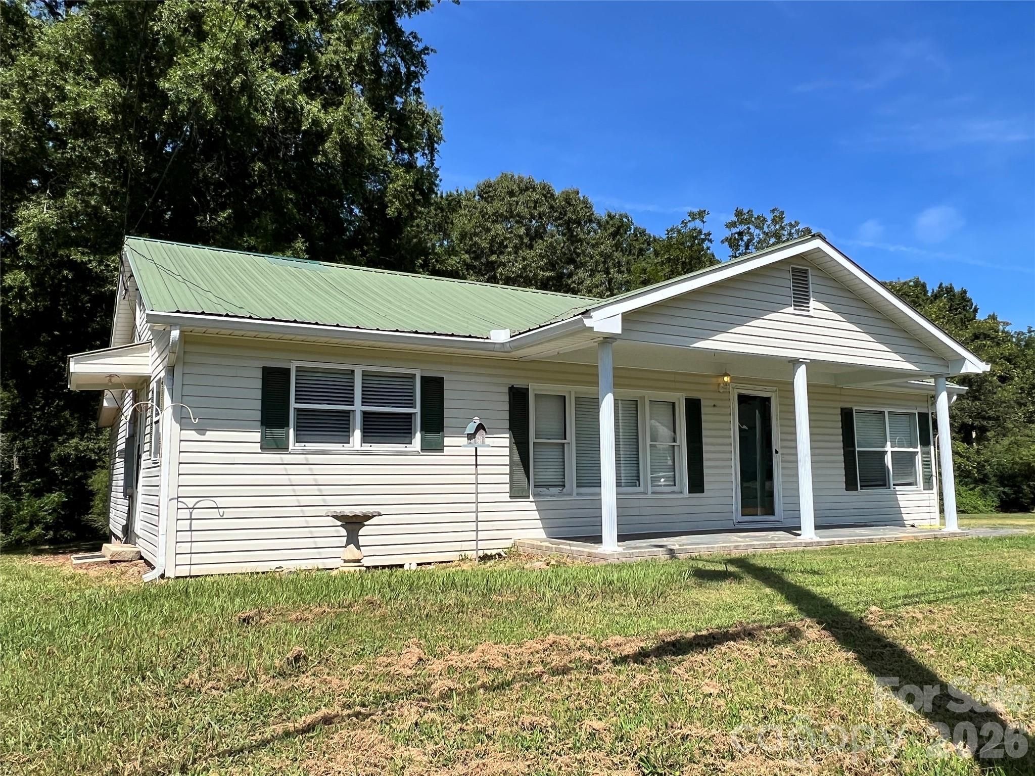 443 Smith Street Property Photo 2