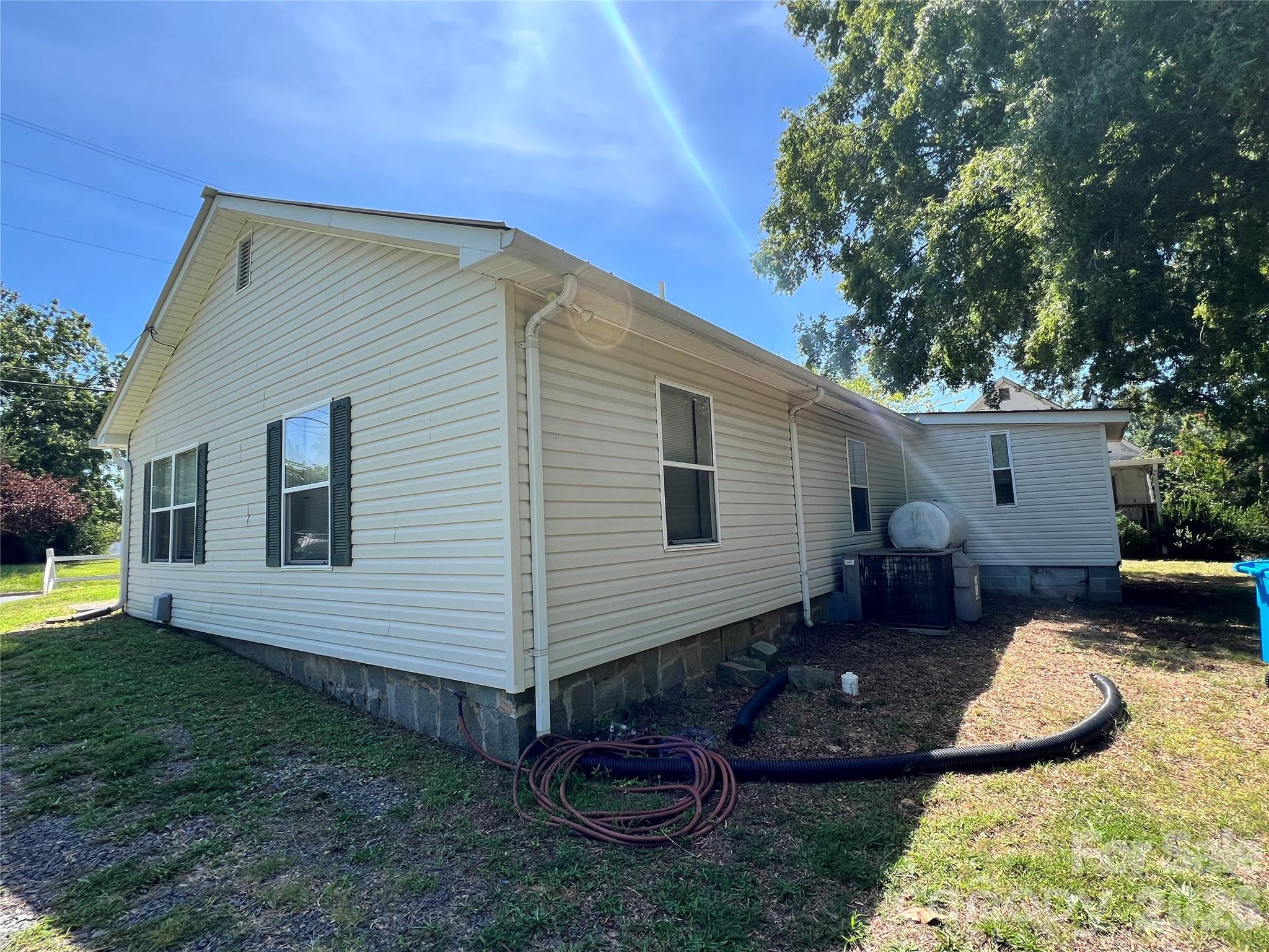 443 Smith Street Property Photo 4