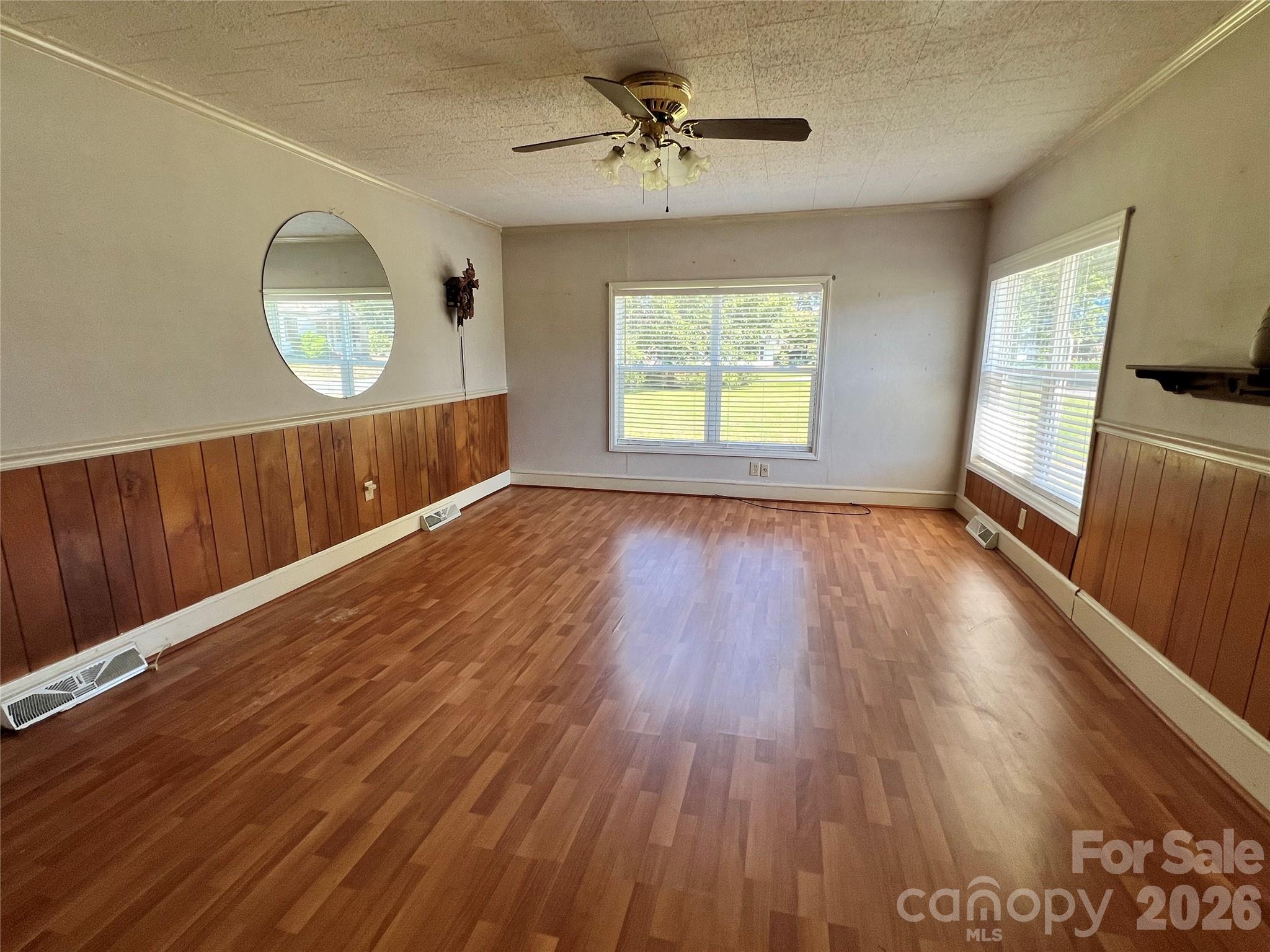 443 Smith Street Property Photo 5