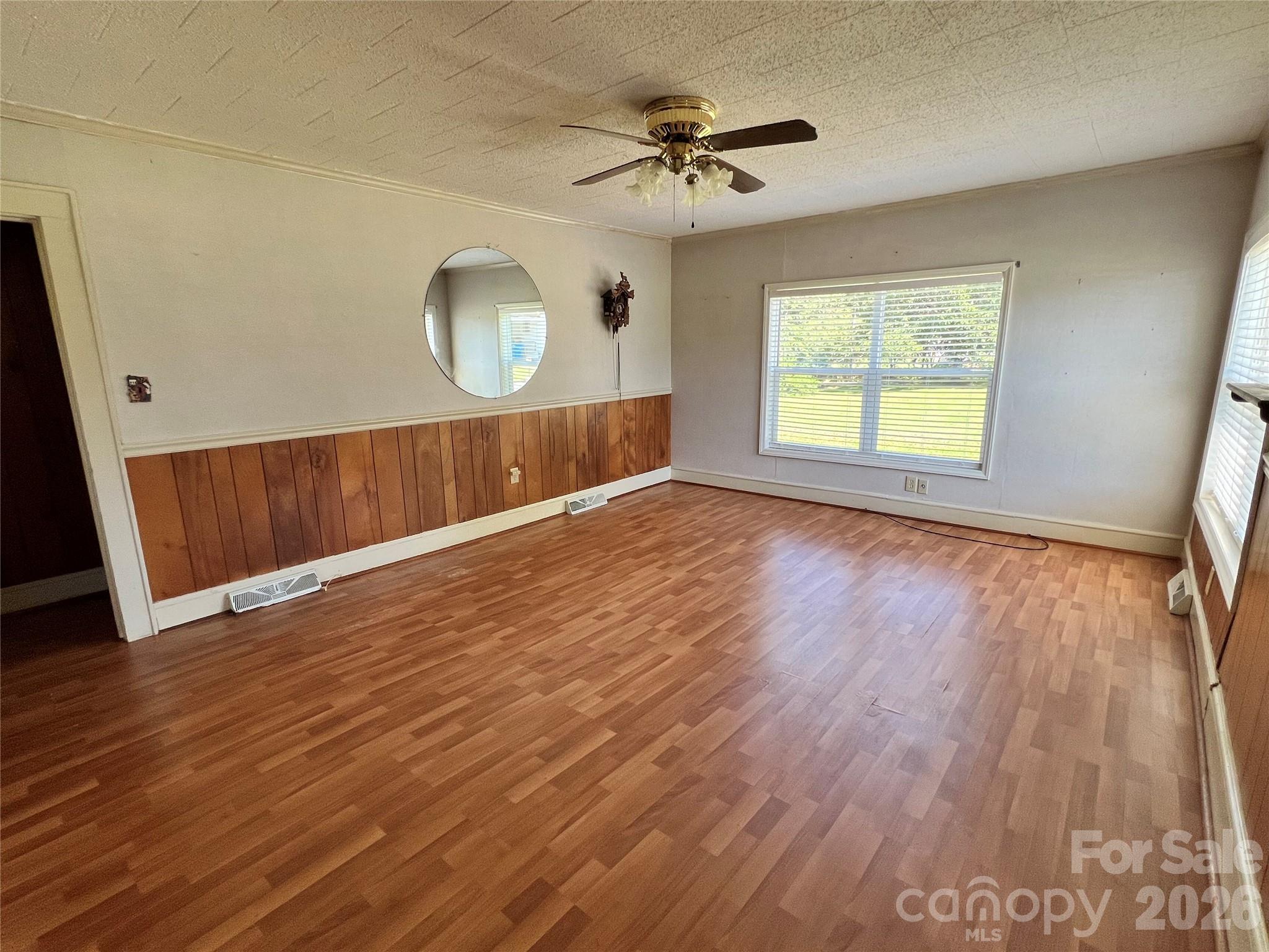 443 Smith Street Property Photo 6