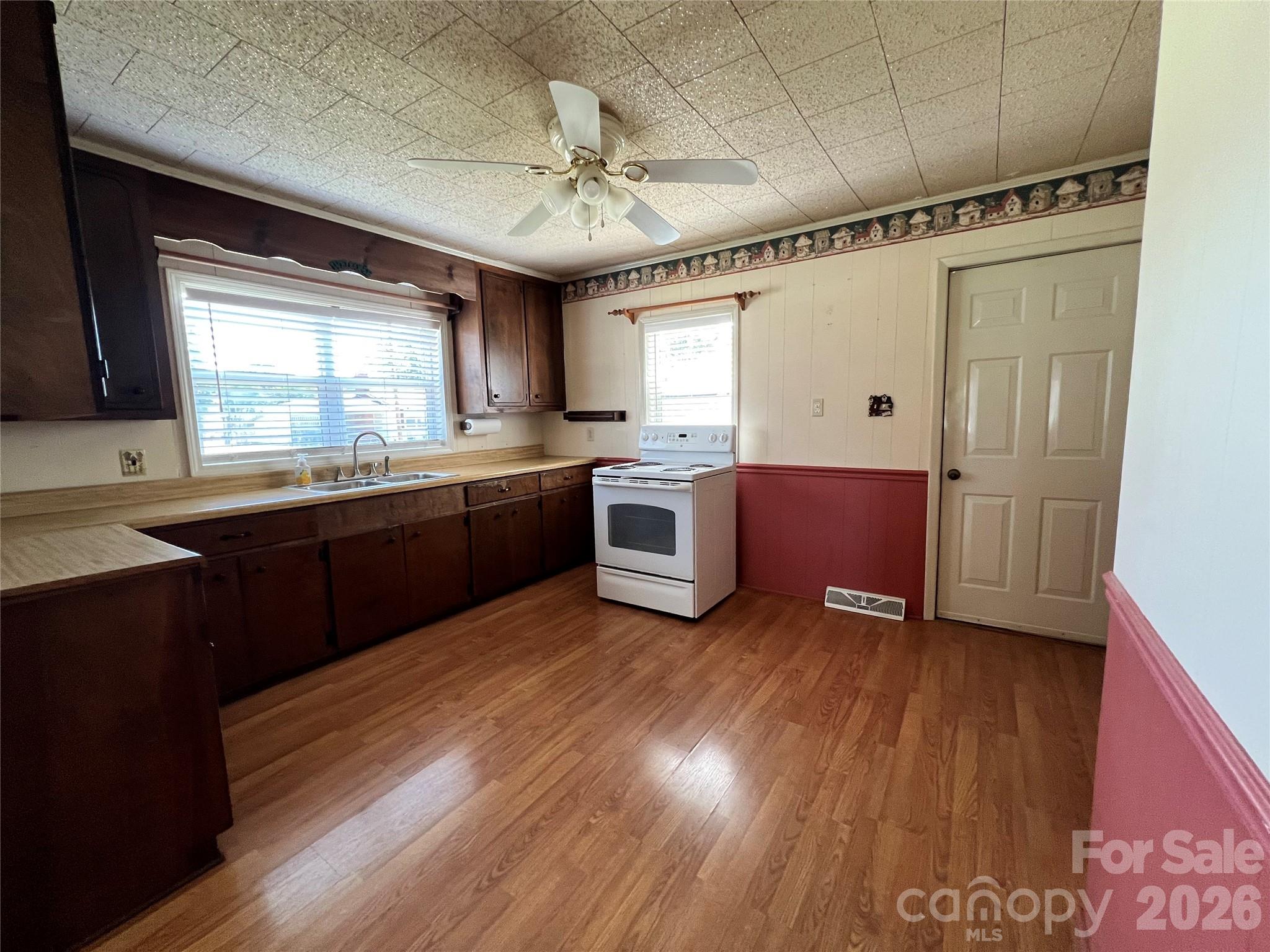 443 Smith Street Property Photo 12
