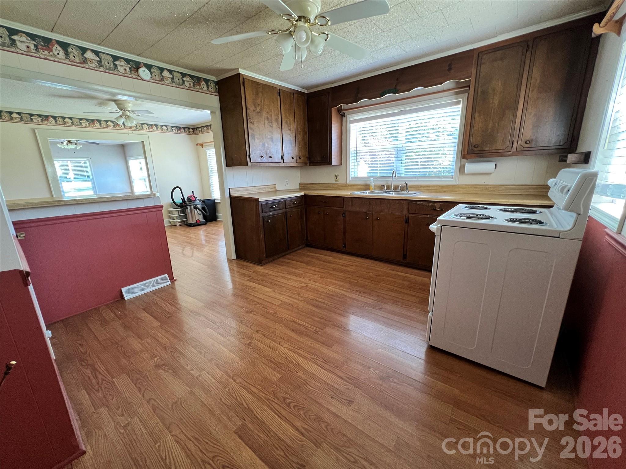 443 Smith Street Property Photo 13