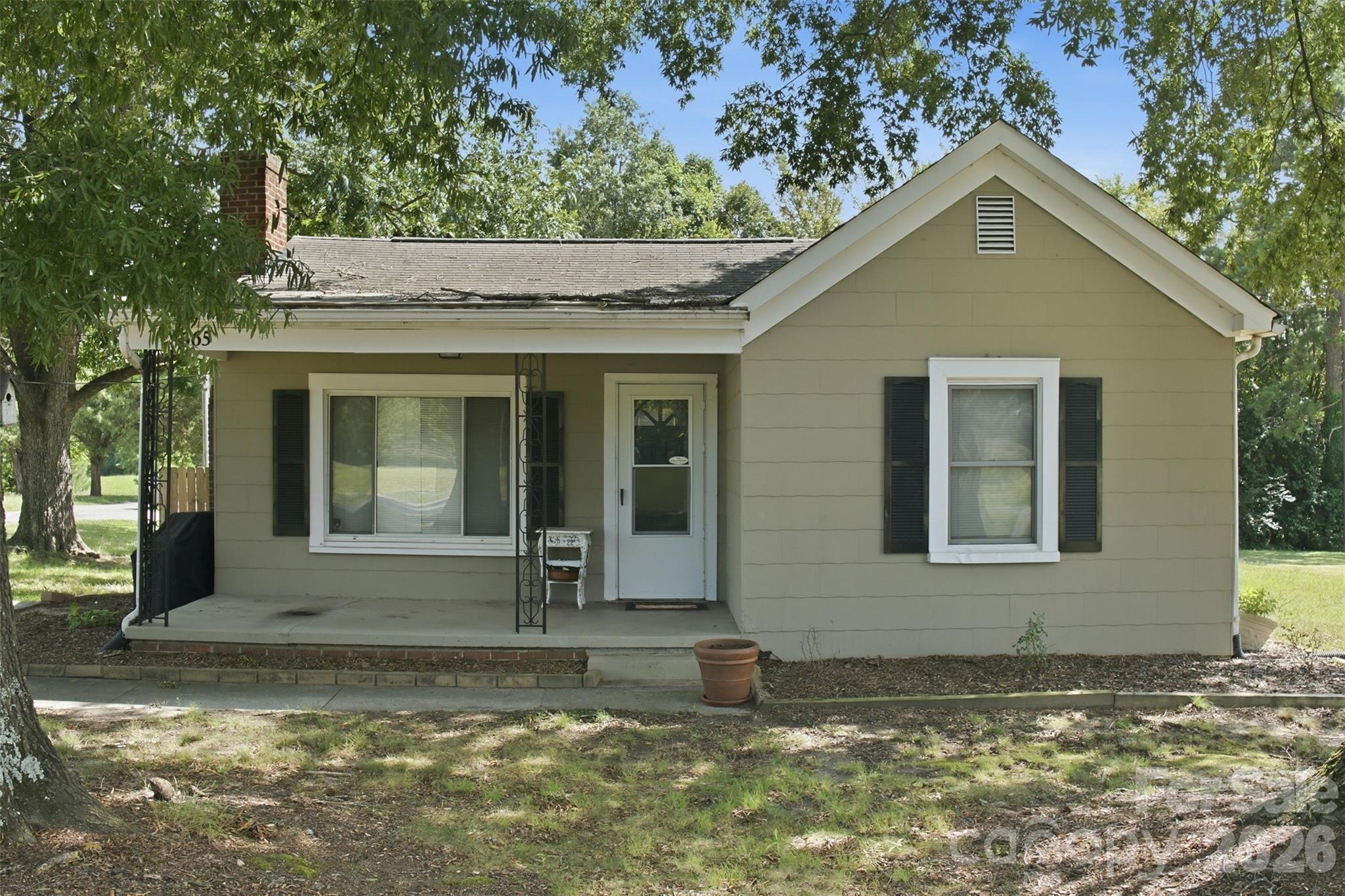 665 Fisher Street Property Photo 1