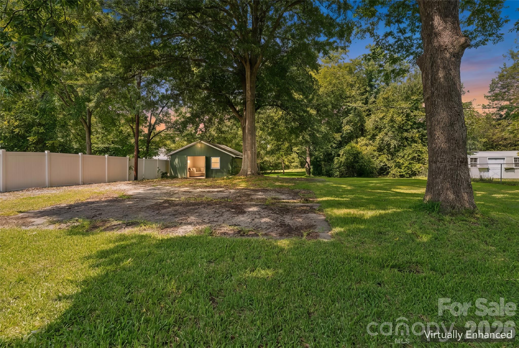 706 S Main Street Property Photo 5