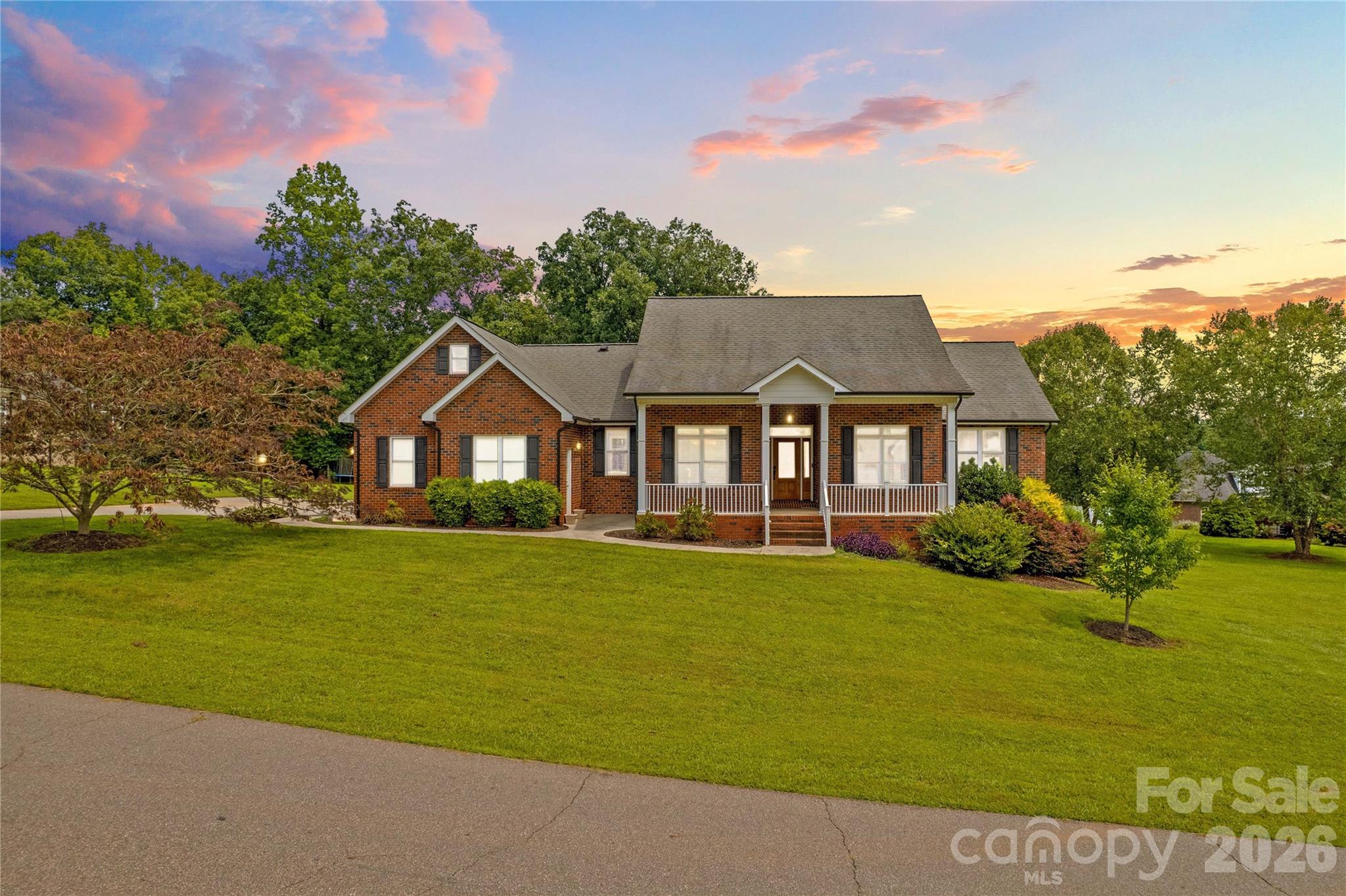 209 Seven Springs Loop Property Photo 1