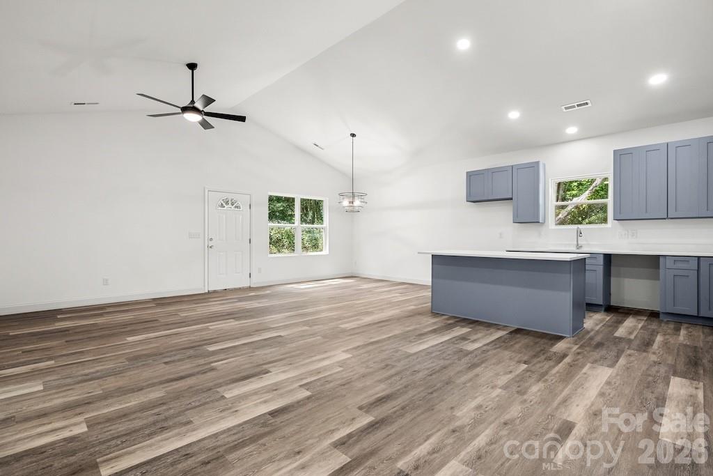 503 E Dunlap Street Property Photo 4