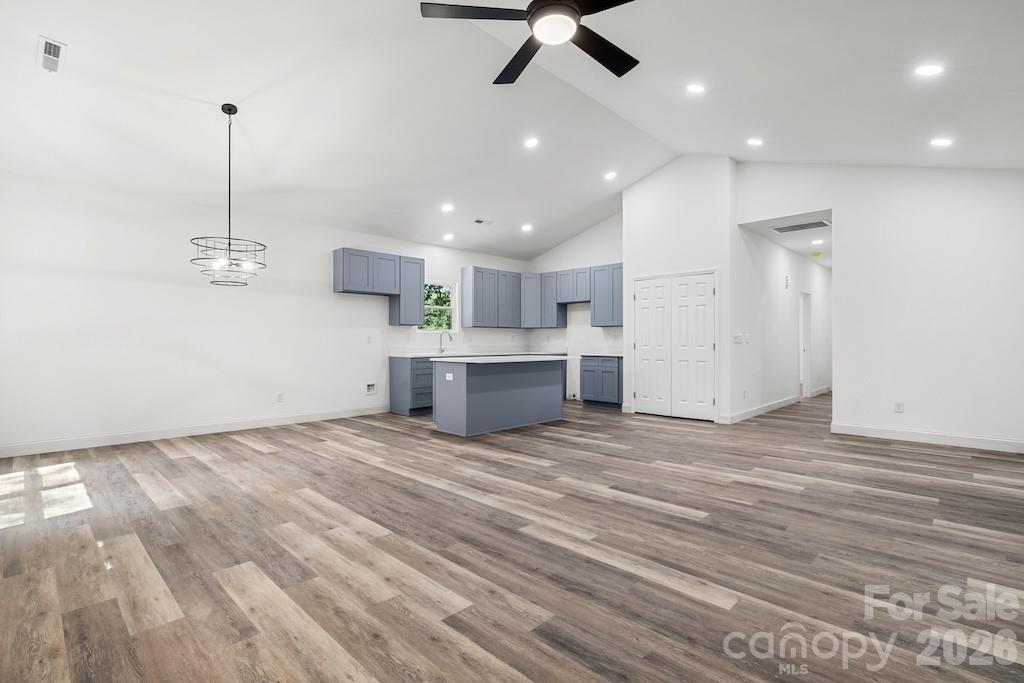 503 E Dunlap Street Property Photo 8